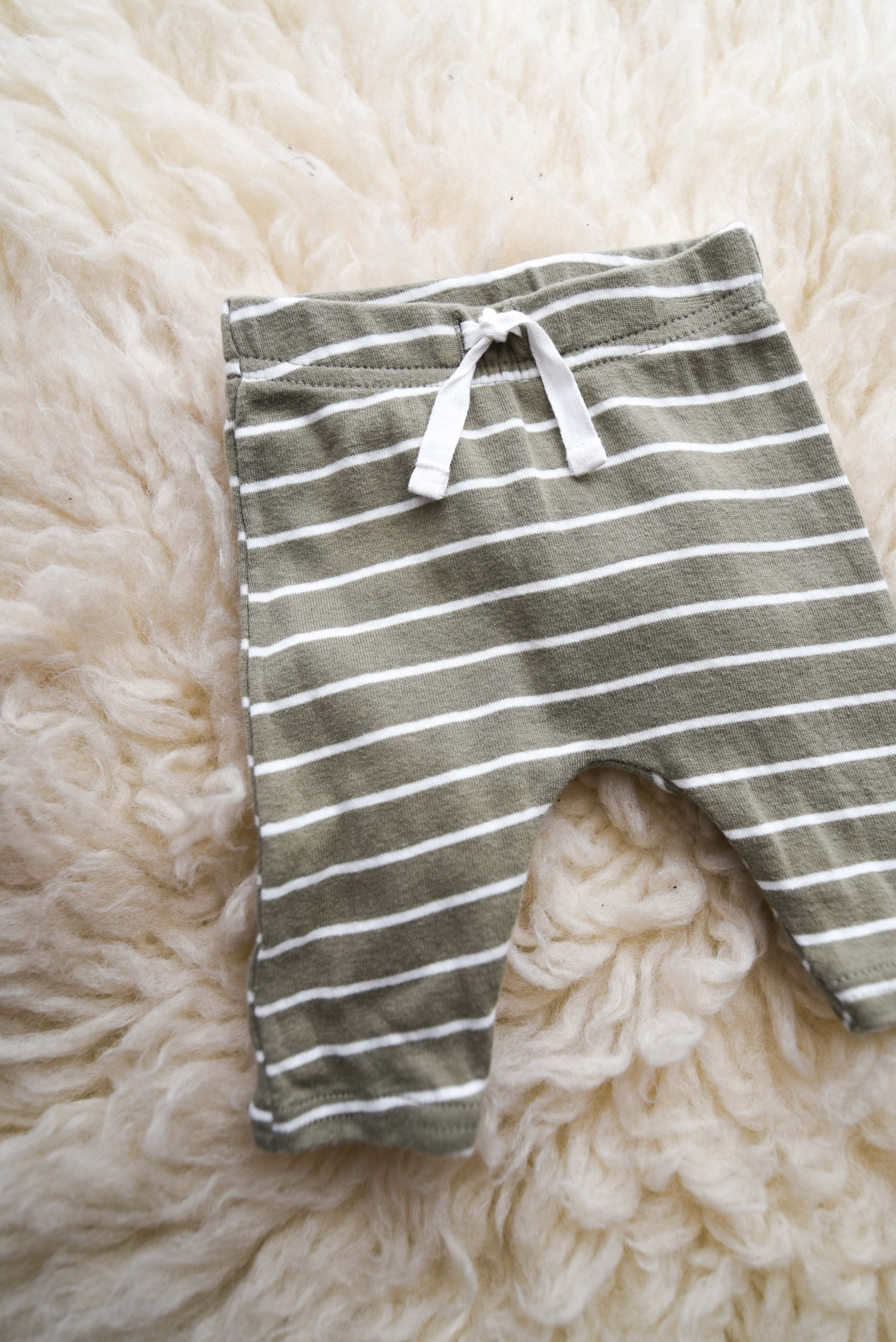 Calza café rayada RN Carter's