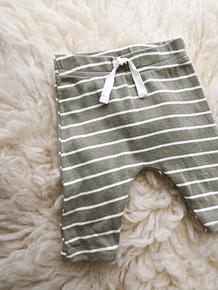 Calza café rayada RN Carter's