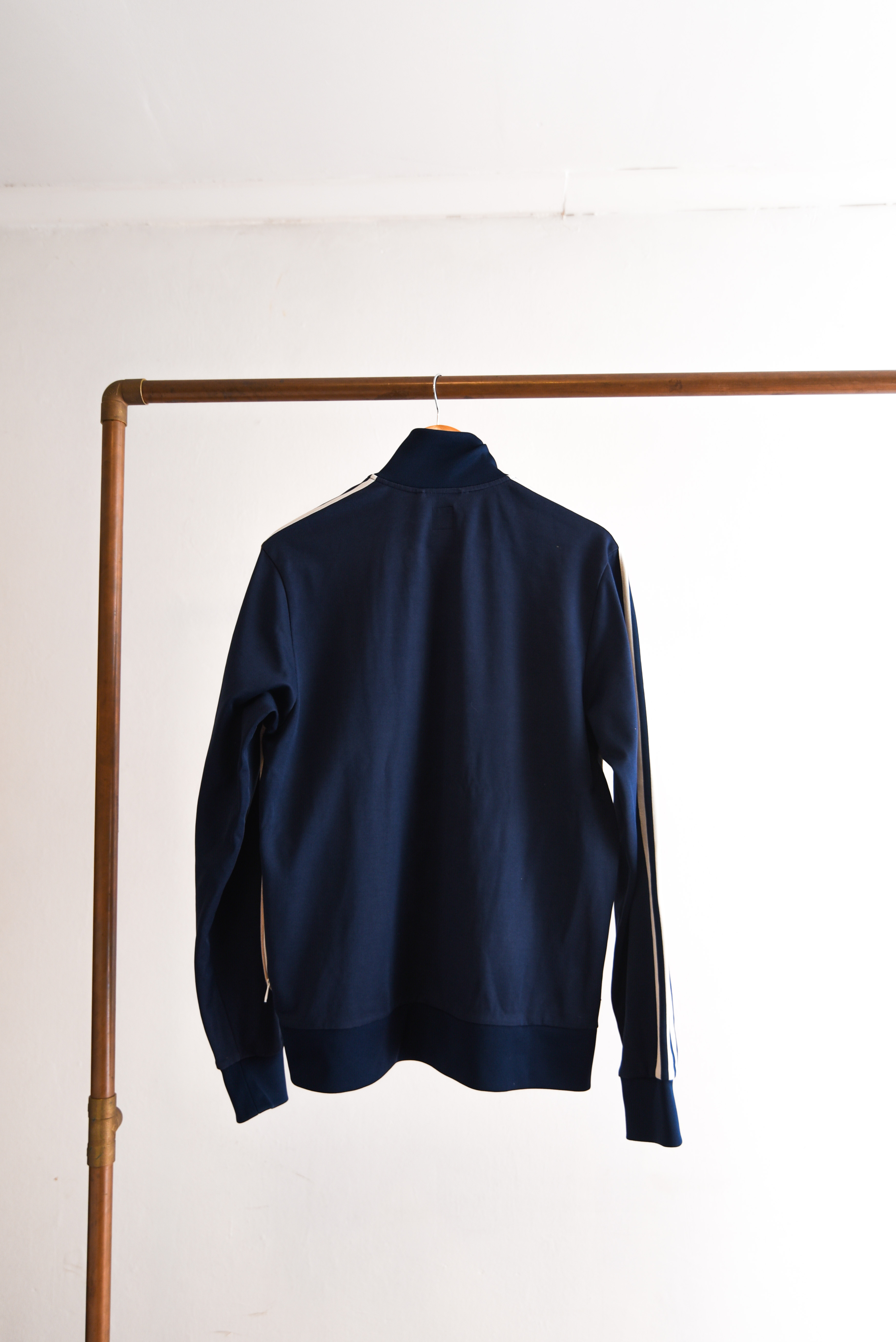 Polerón Adidas azul naranjo