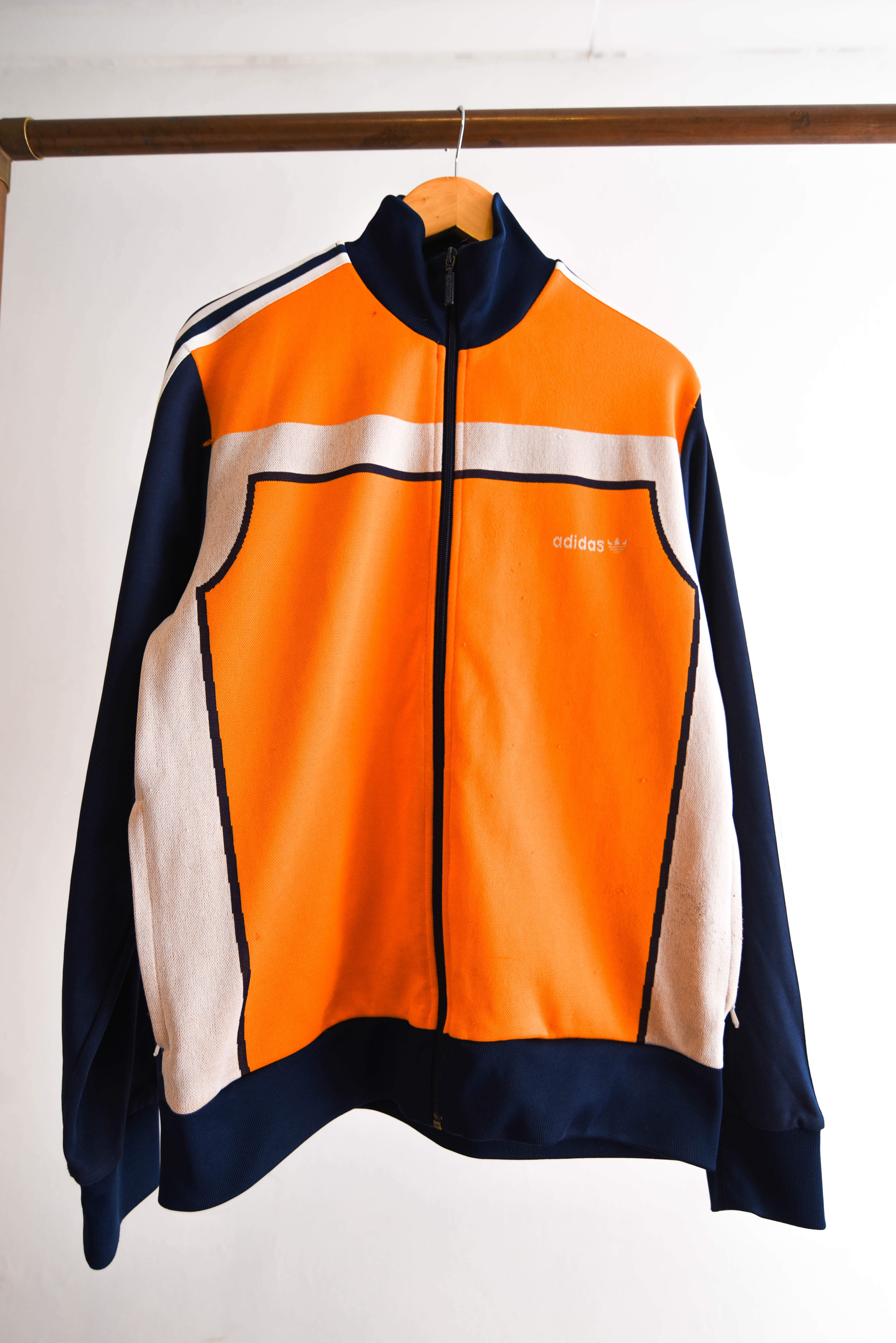 Polerón Adidas azul naranjo