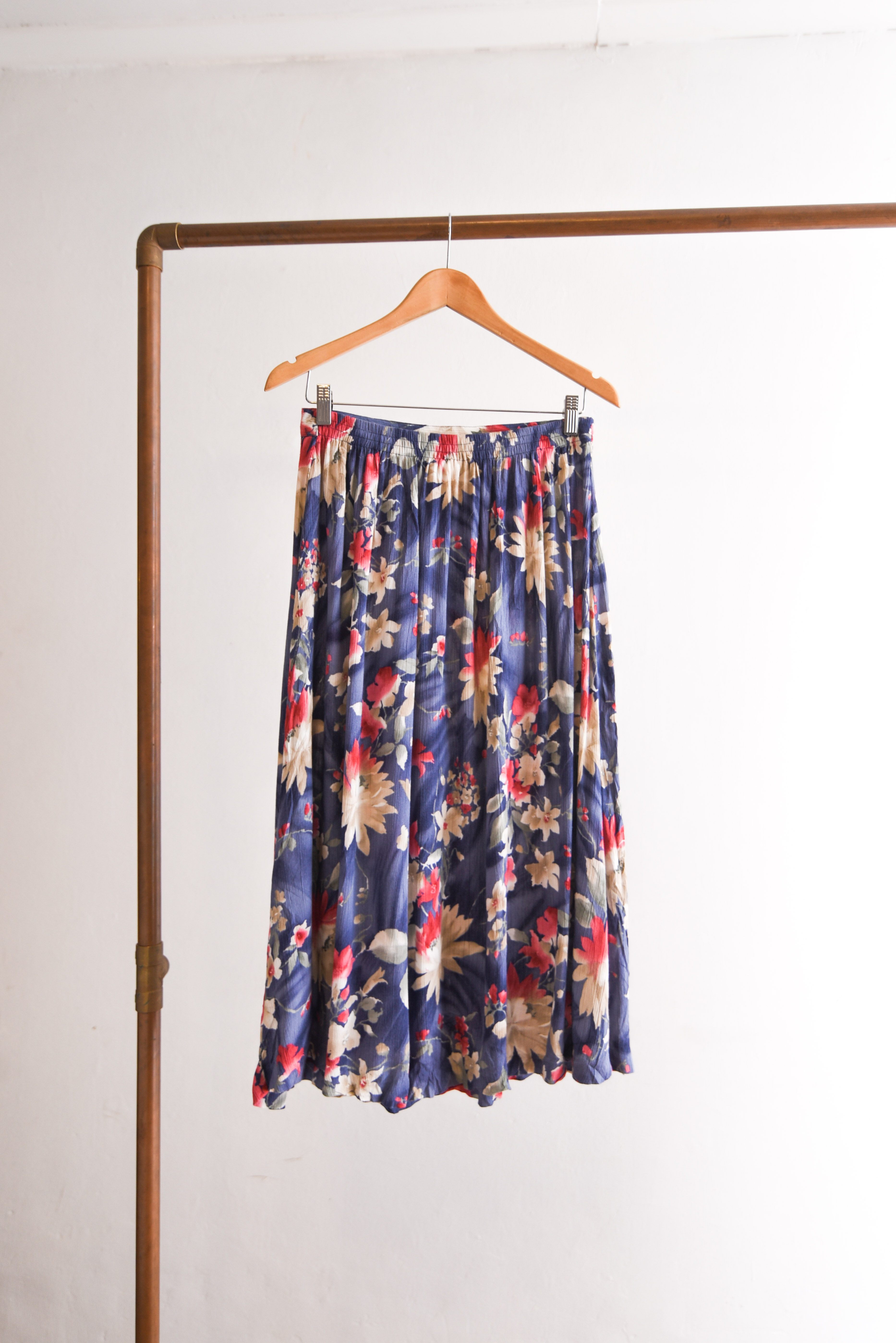 Falda bambula floral celeste vintage