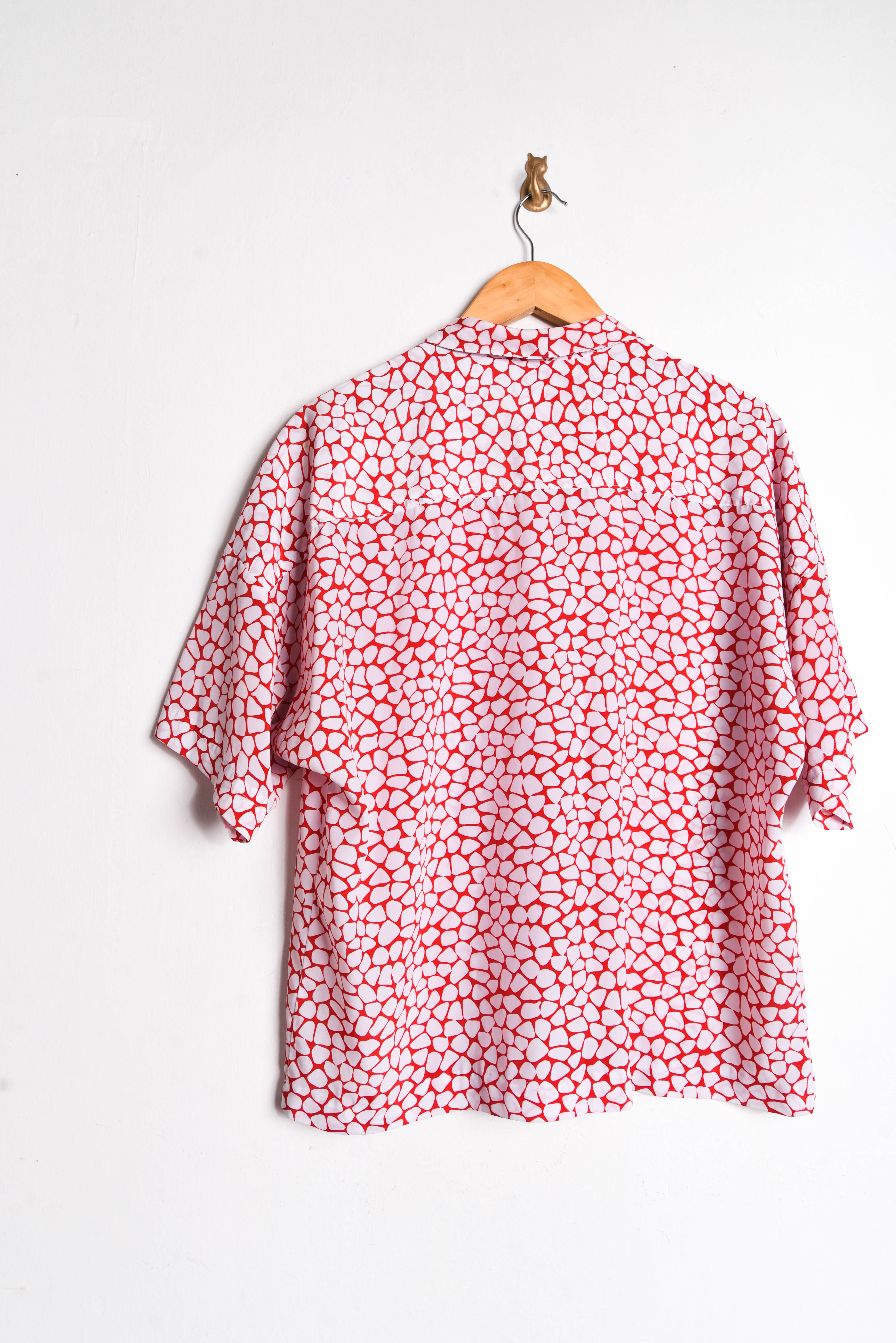 Blusa bicolor estampa vintage