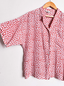 Blusa bicolor estampa vintage