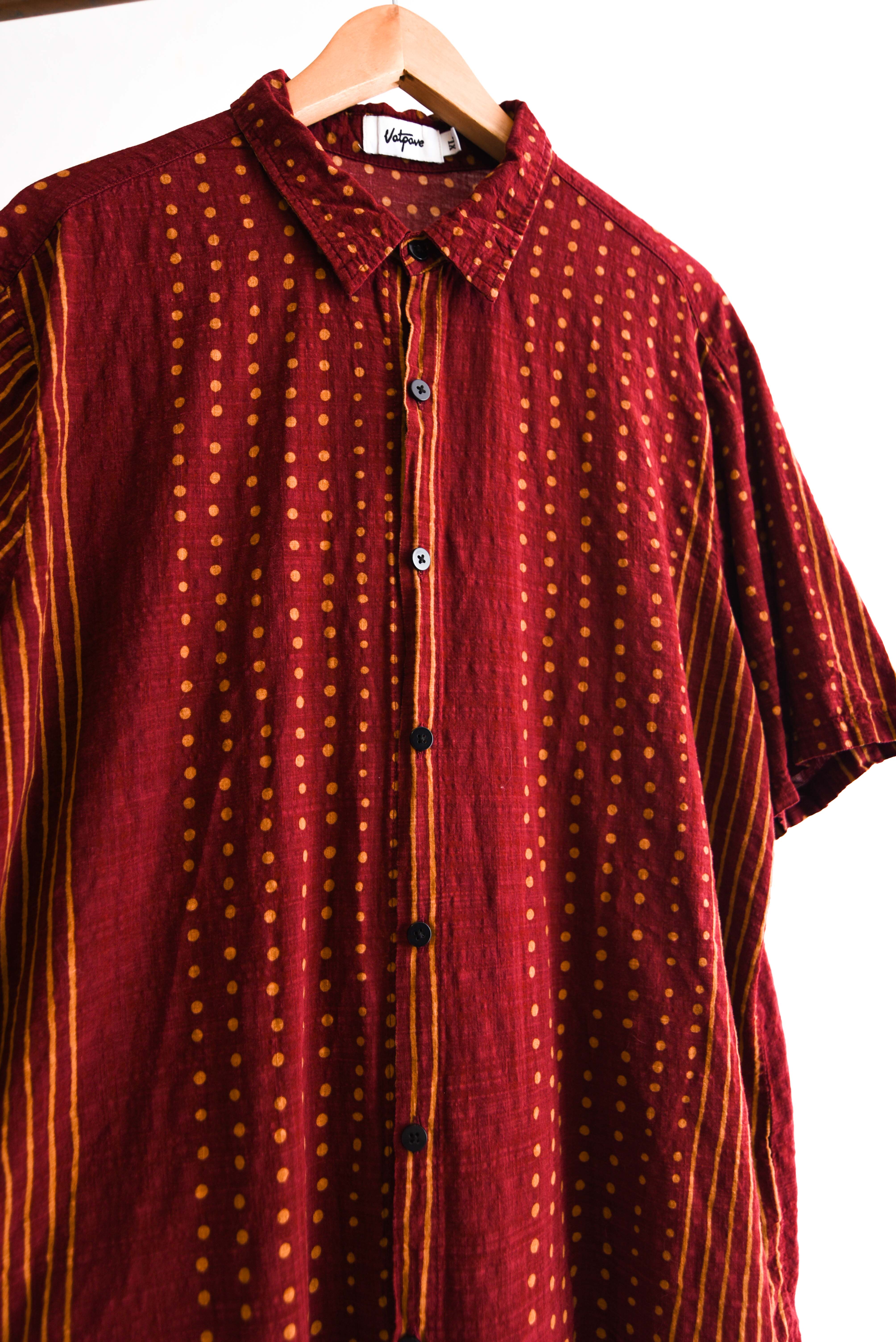 Camisa roja rayas y puntos 