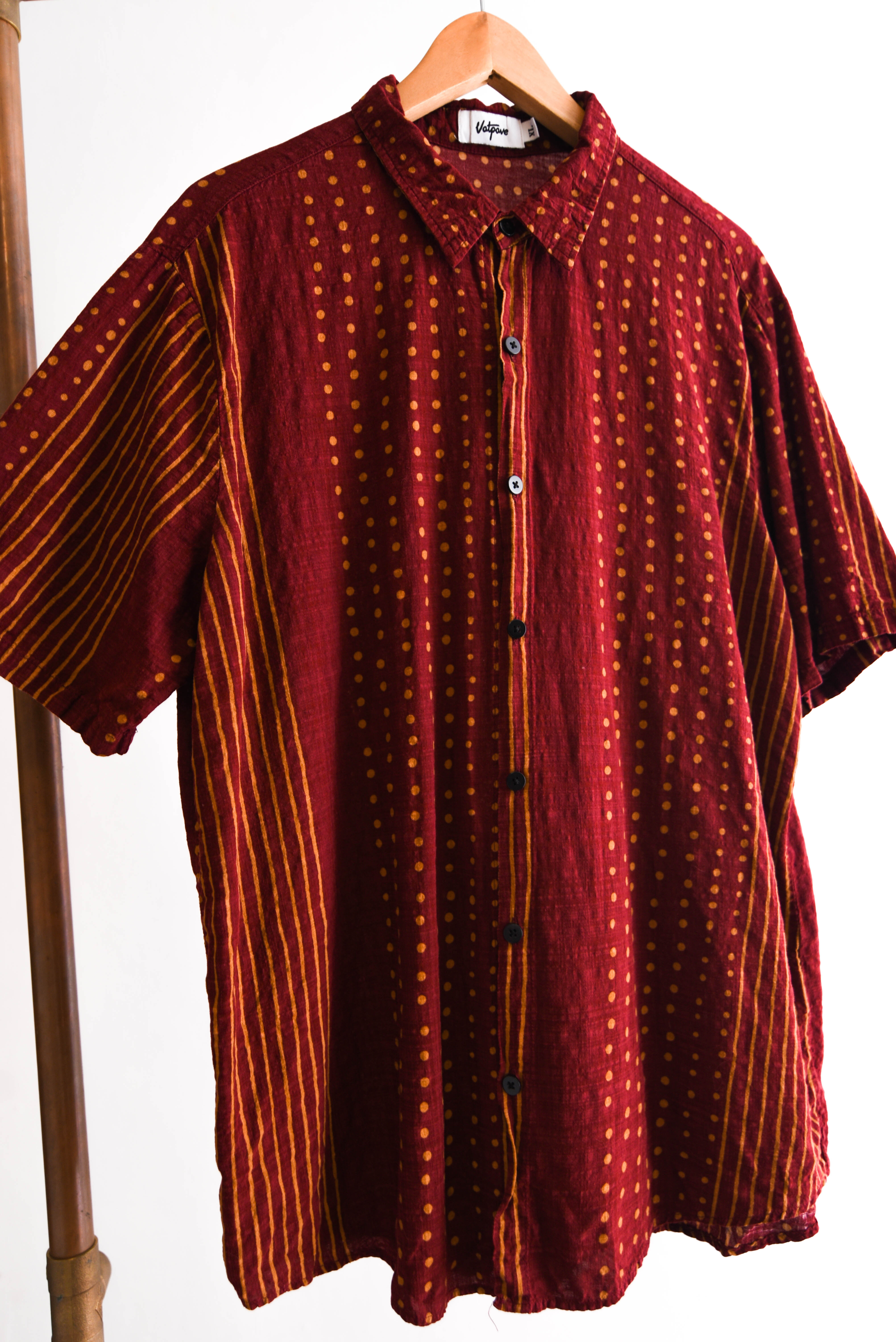 Camisa roja rayas y puntos 