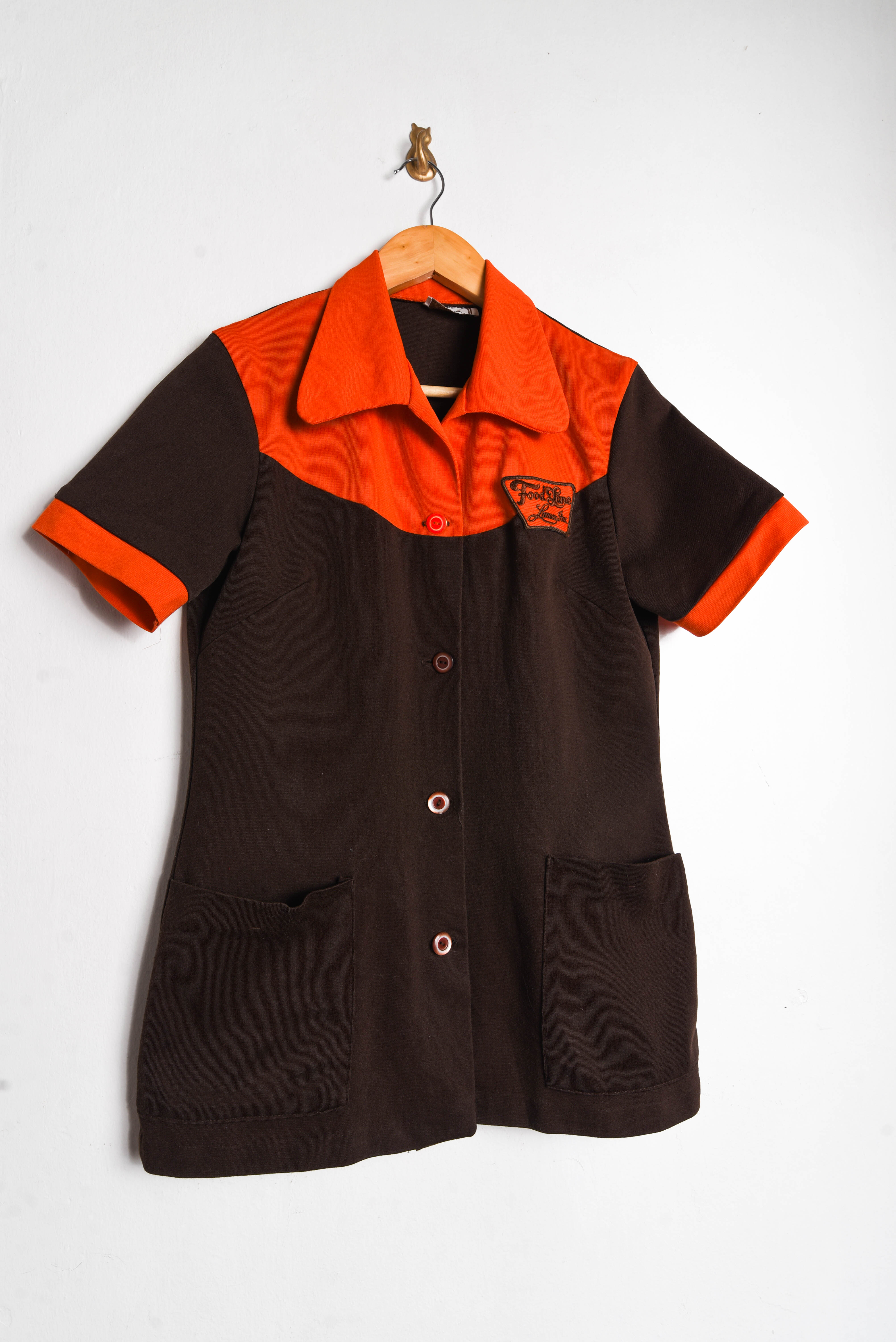 Blusón 70s café y rojo