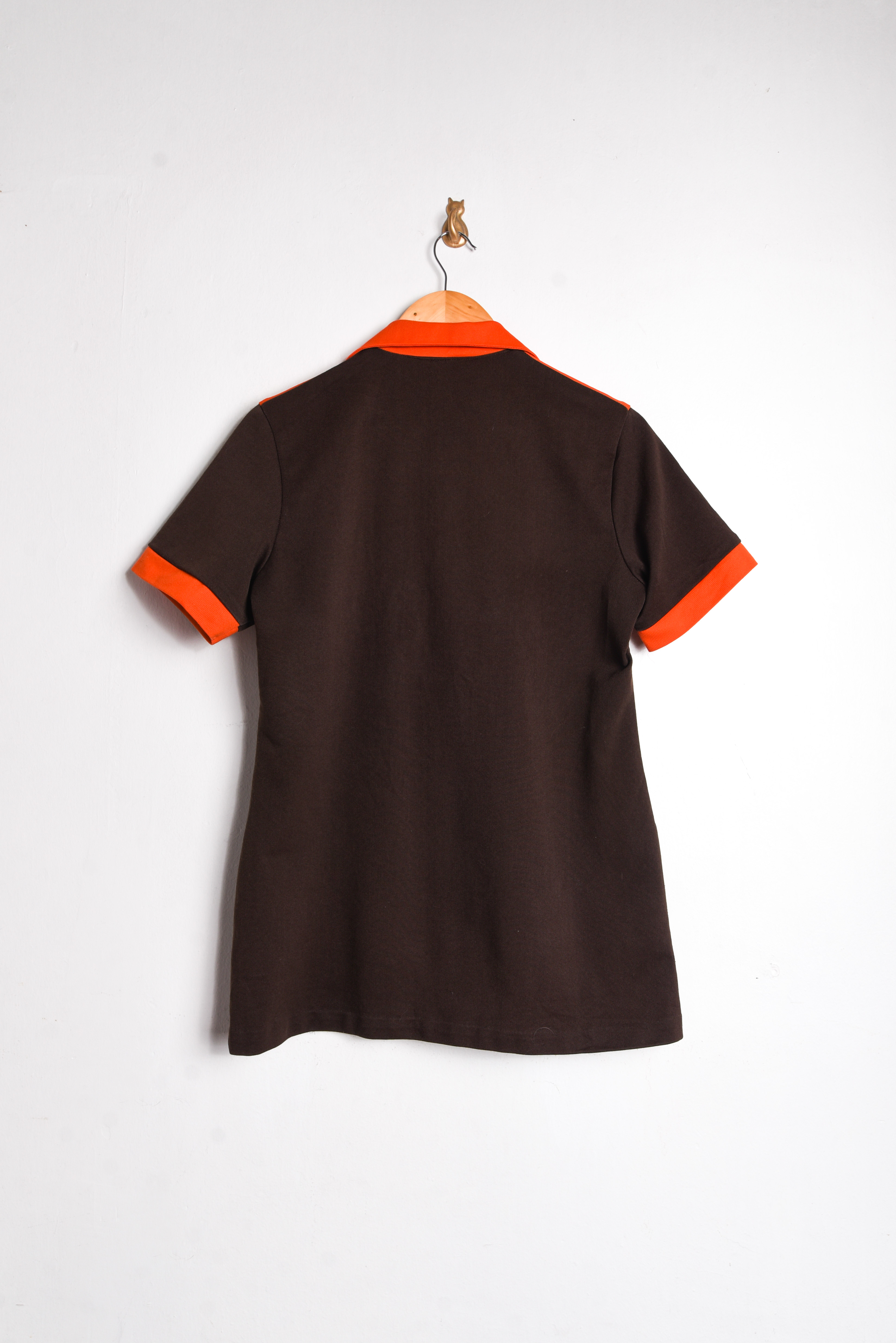 Blusón 70s café y rojo