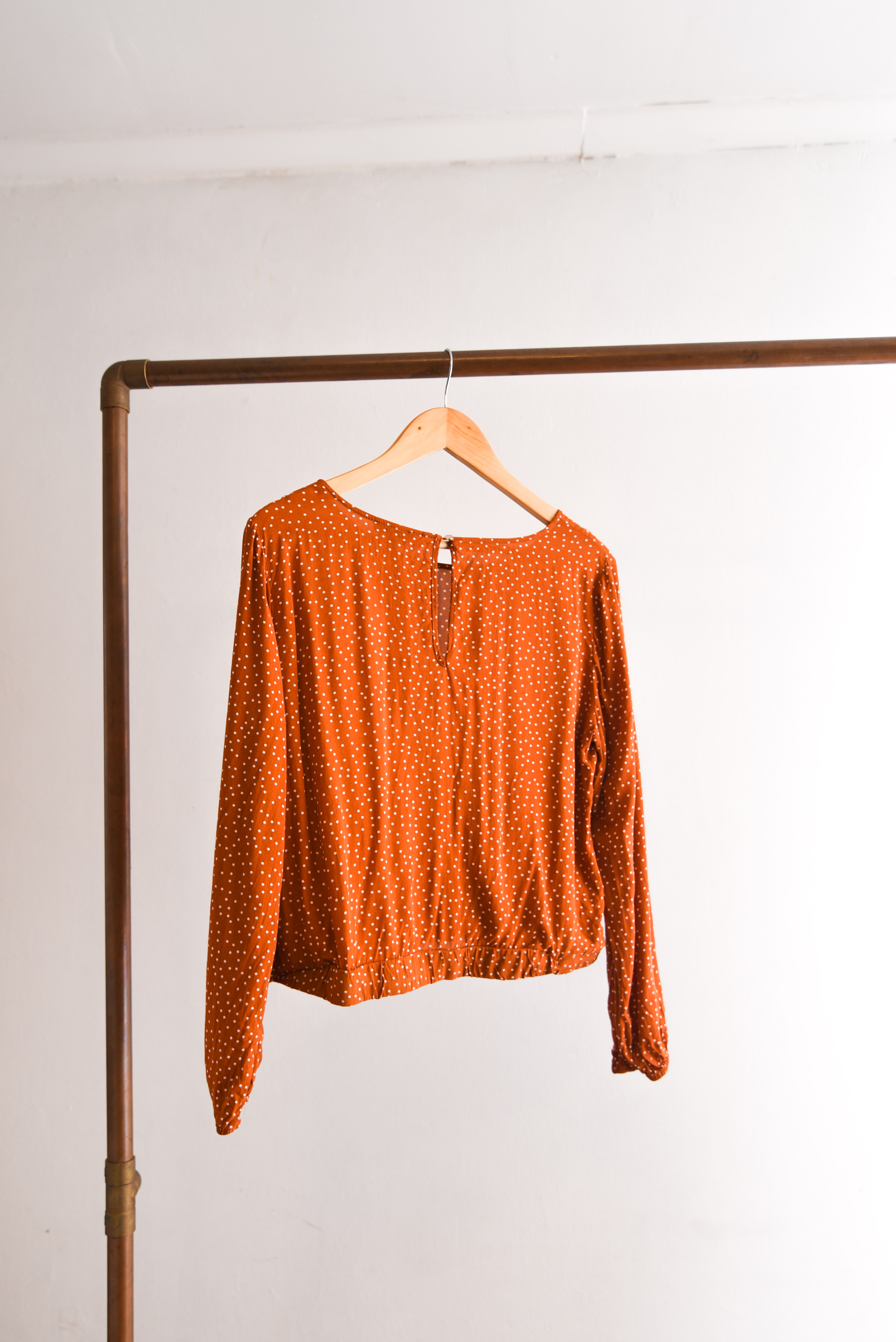 Blusa naranja dots