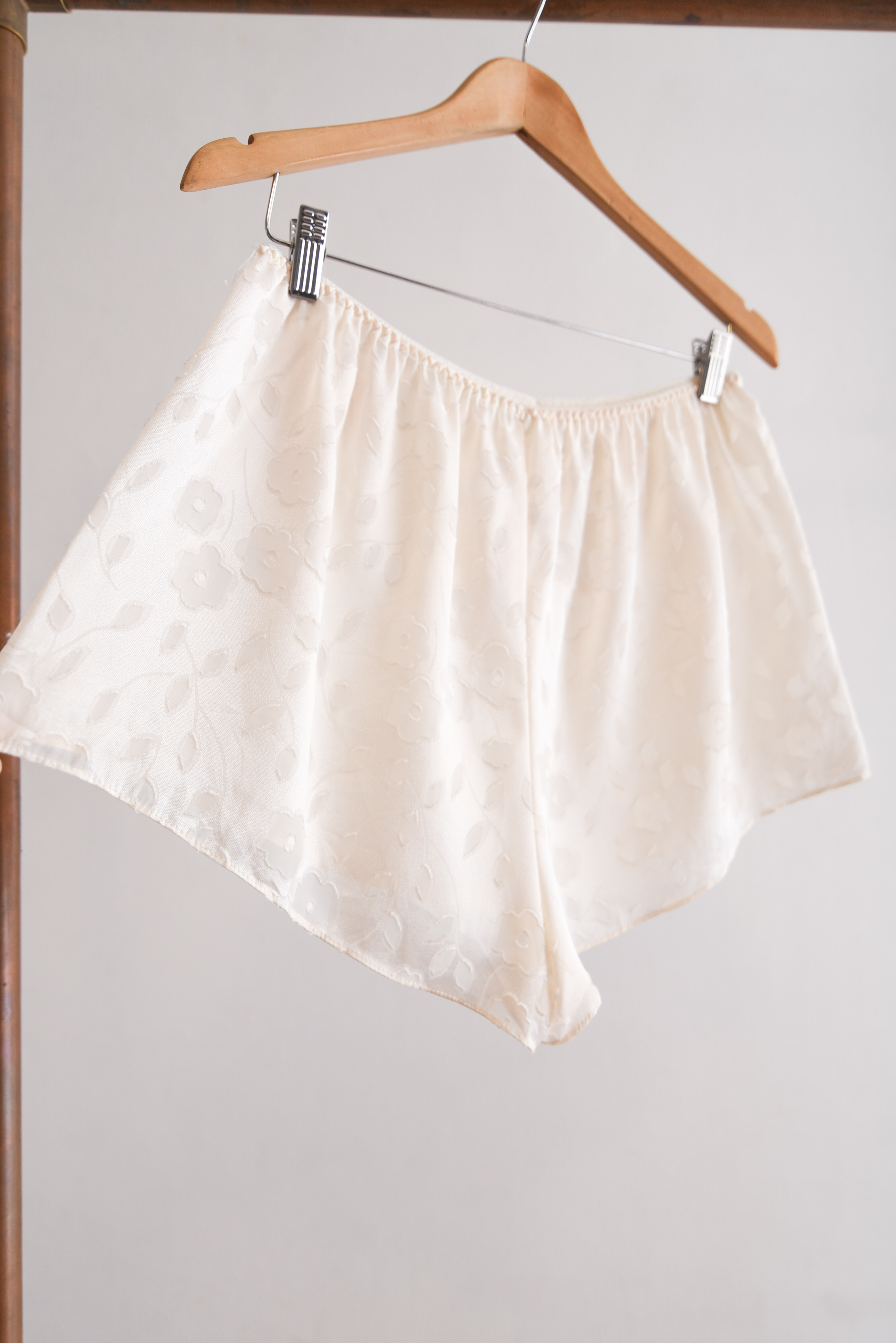 Short lencero marfil floral