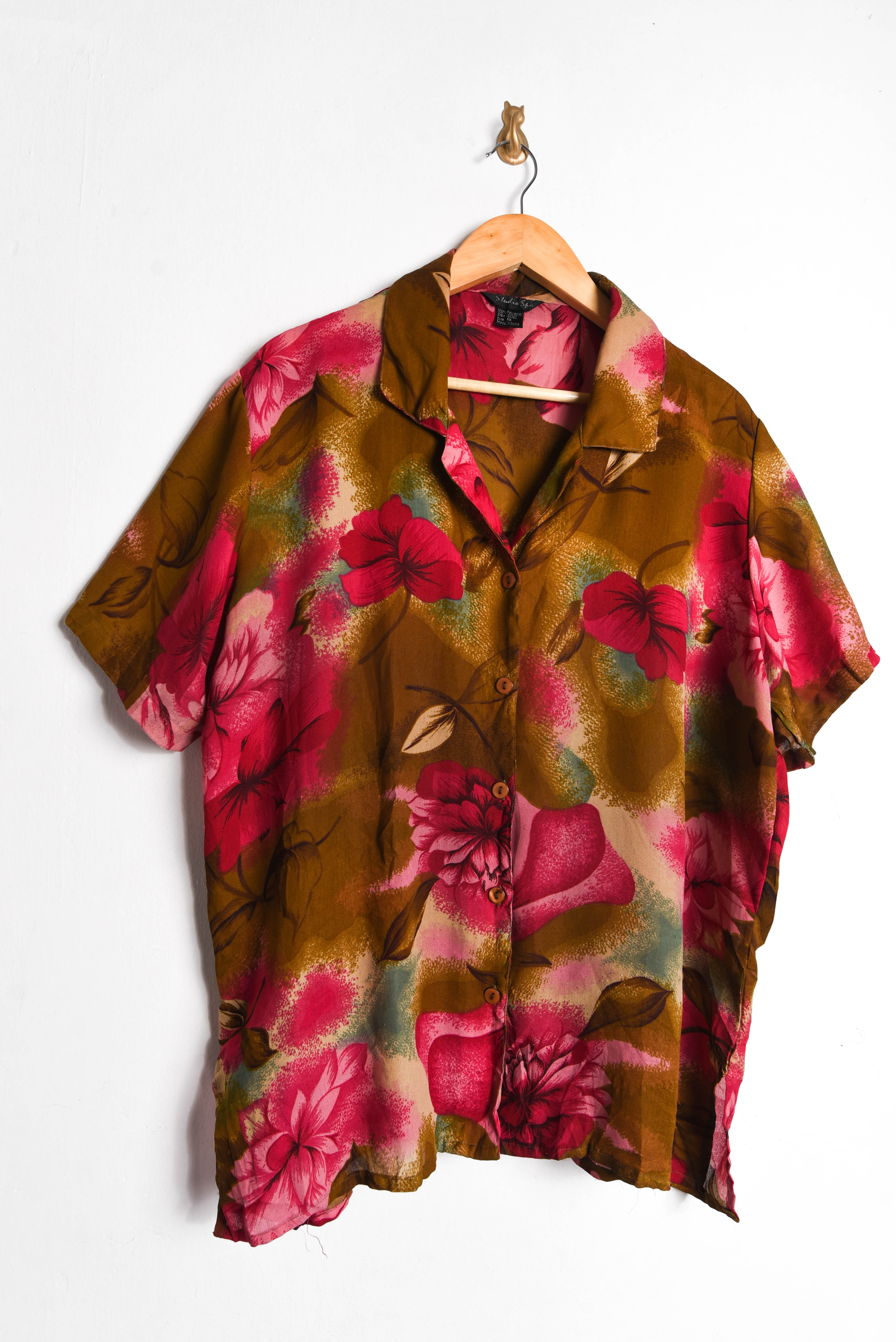 Blusa café vintage flores tropicales