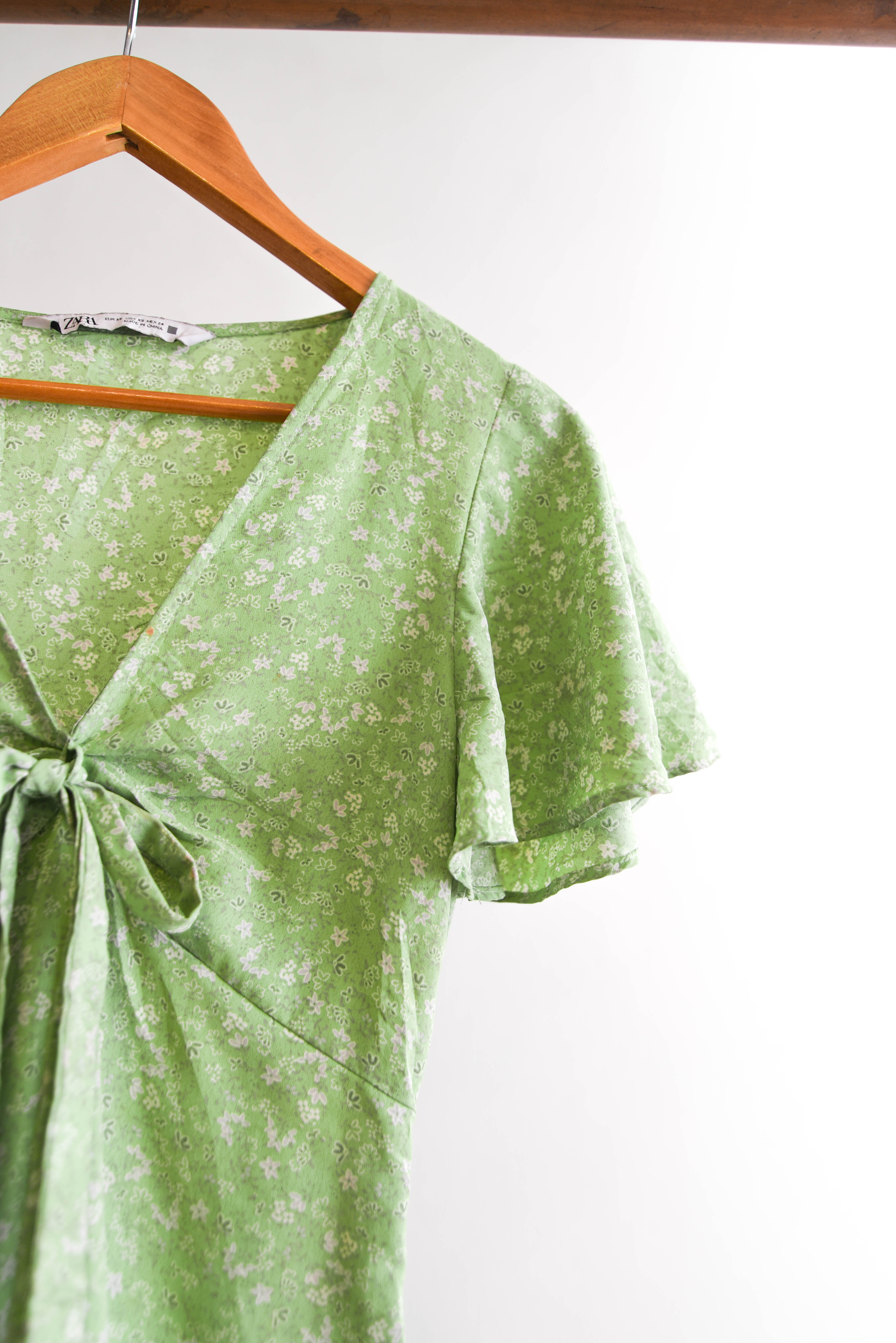 Vestido floral verde lazito