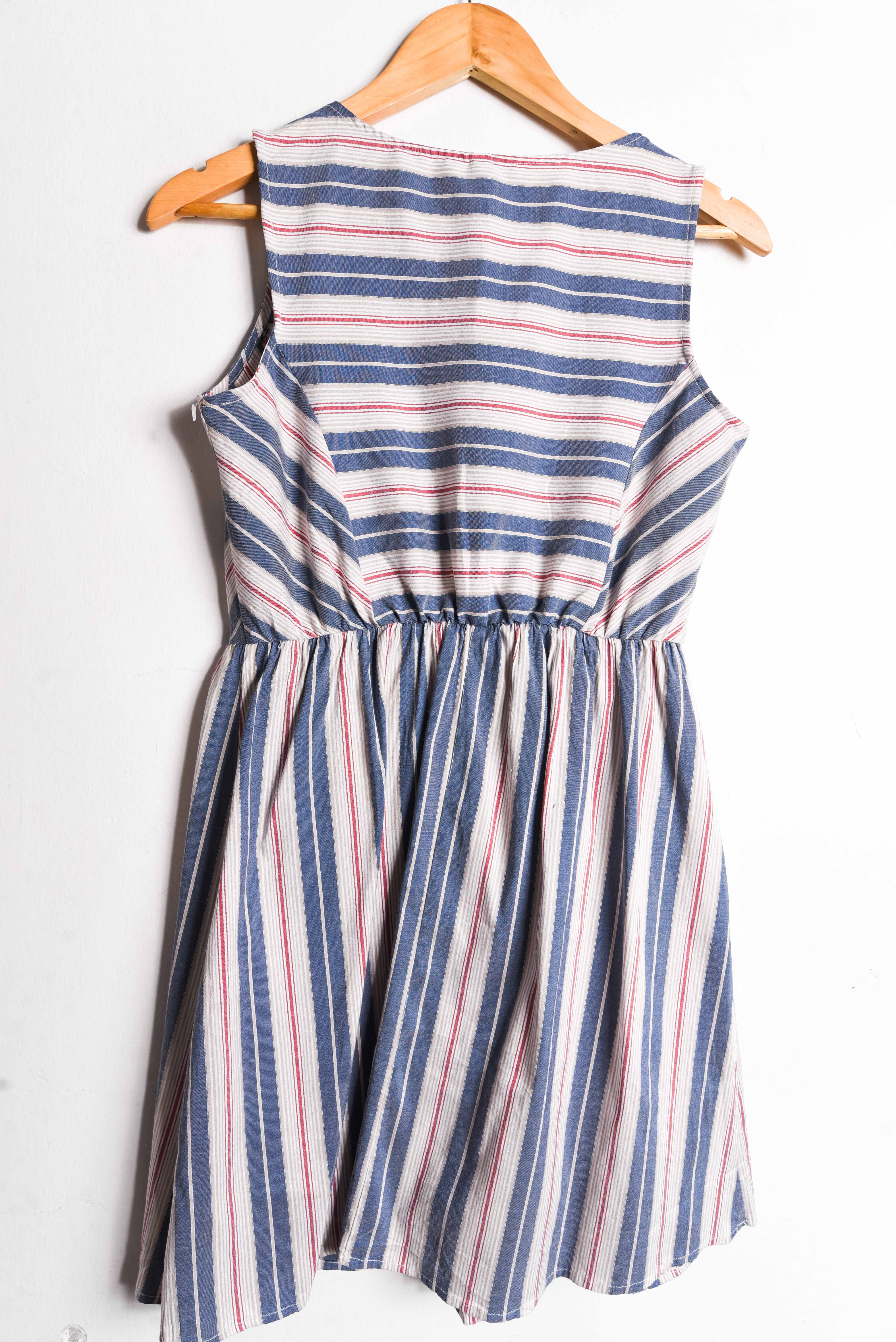 Vestido celeste rayado broderie