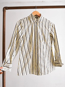 Camisa rayada marfil y gris