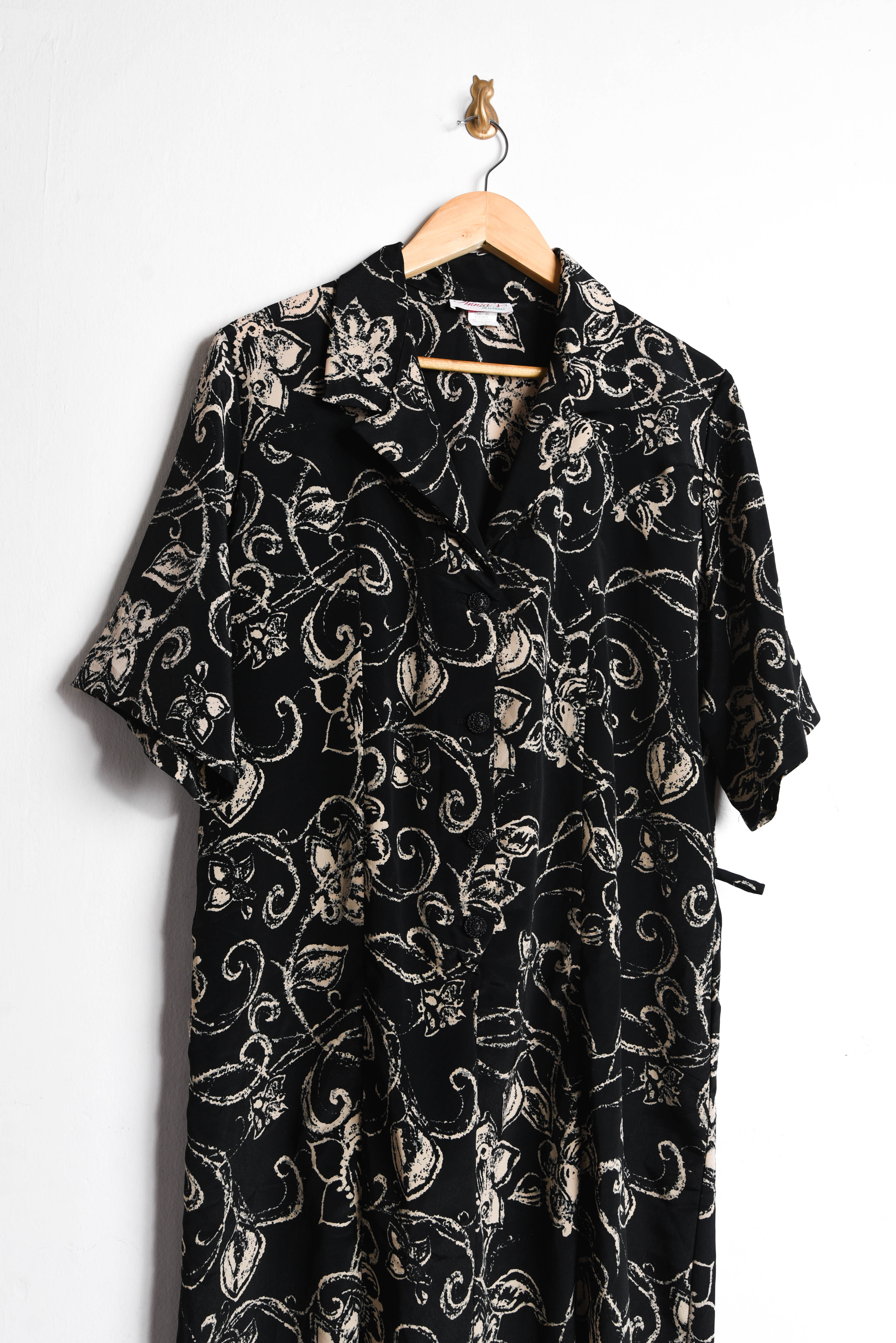 Vestido camisero negro floral