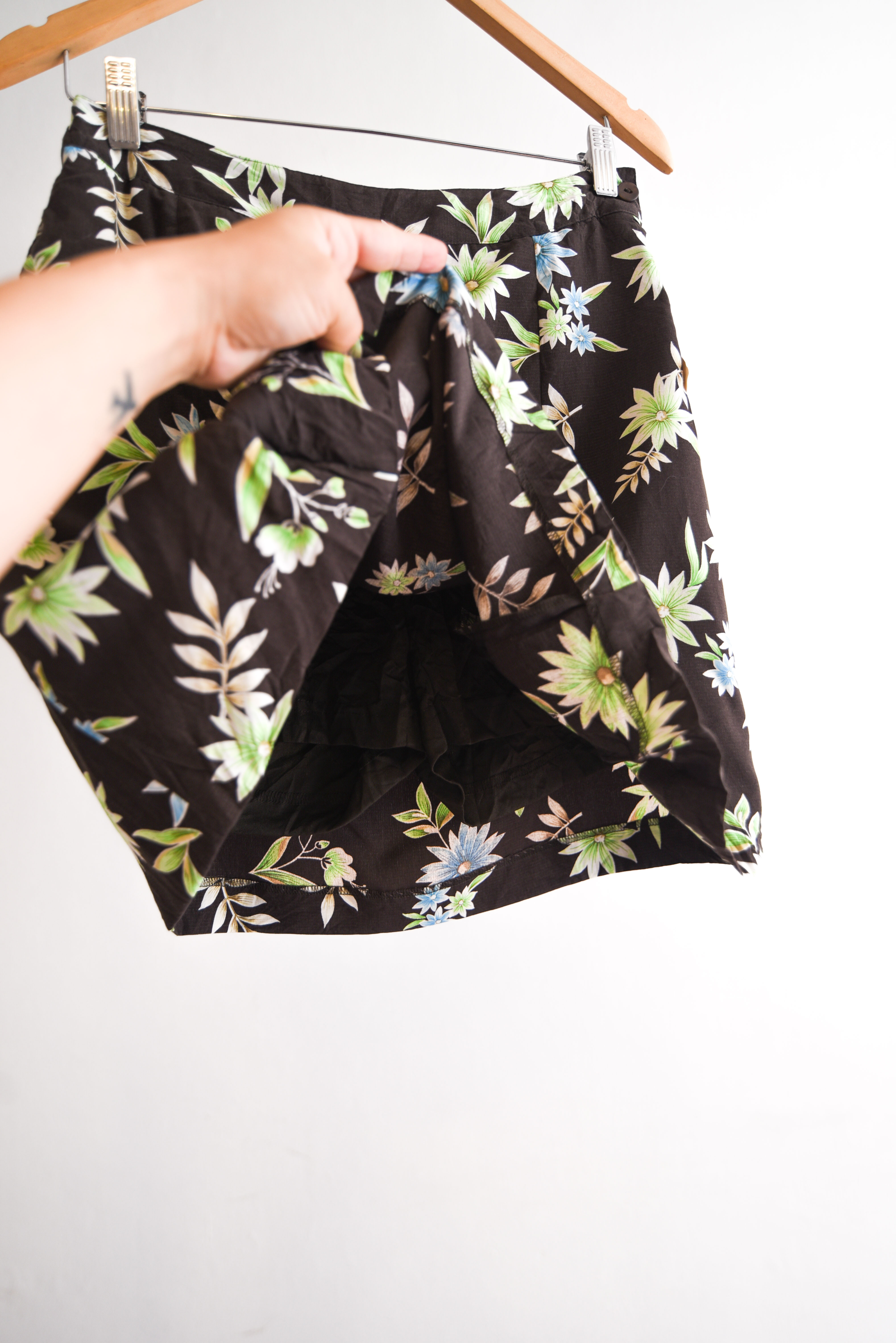 Falda-short café floral