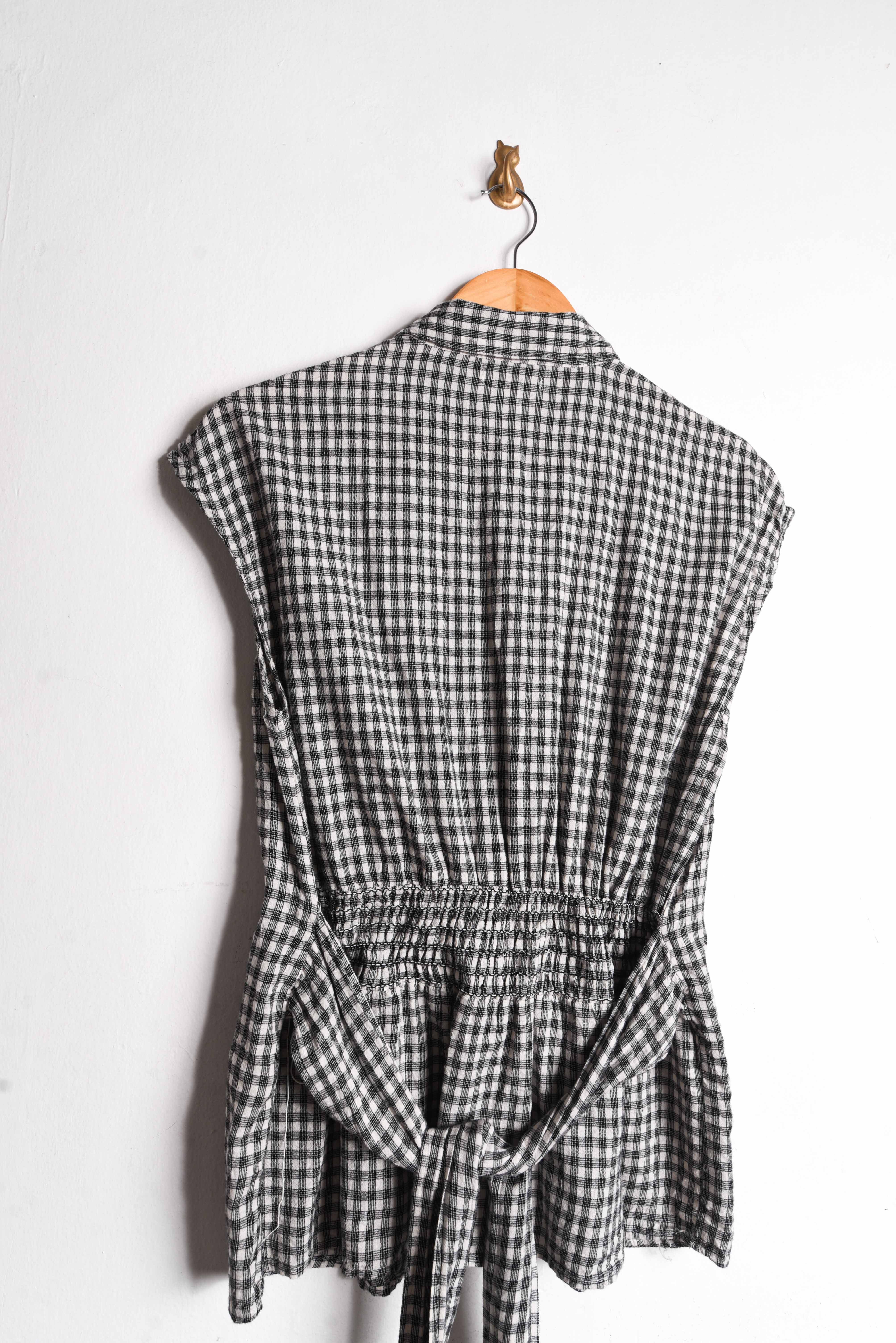 Blusa gingham gris lazito