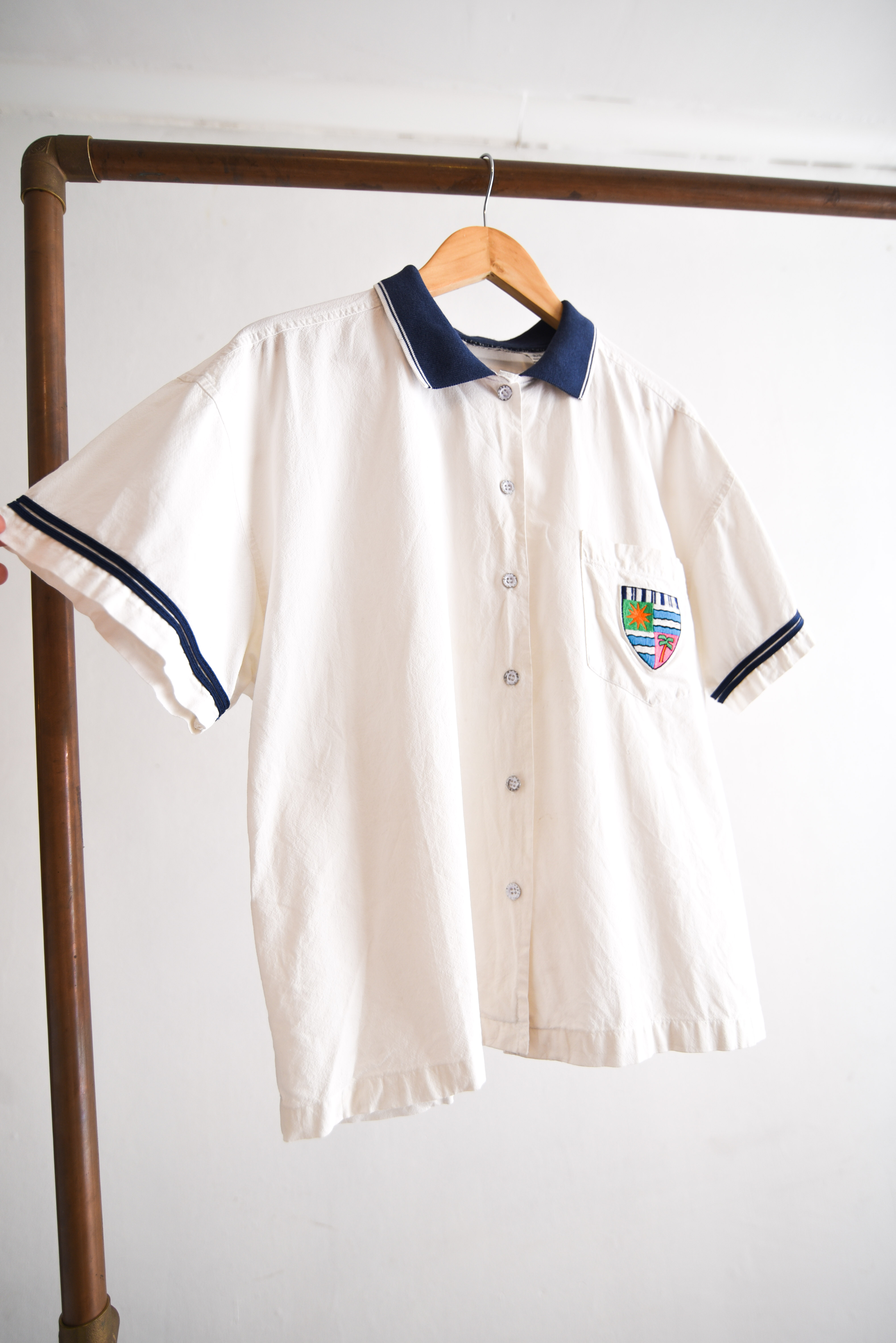 Camisa blanca marinera