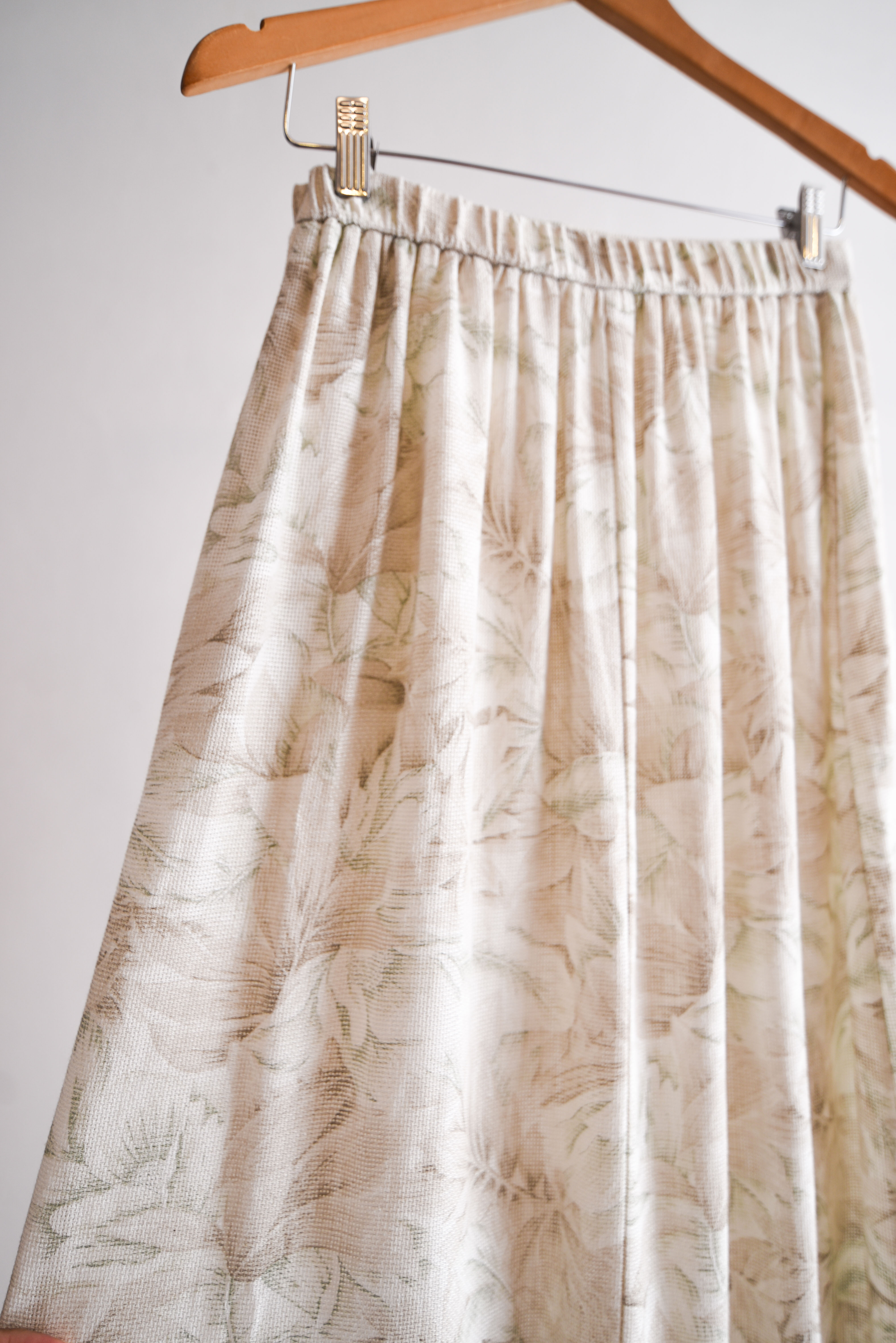 Falda vintage floral crema