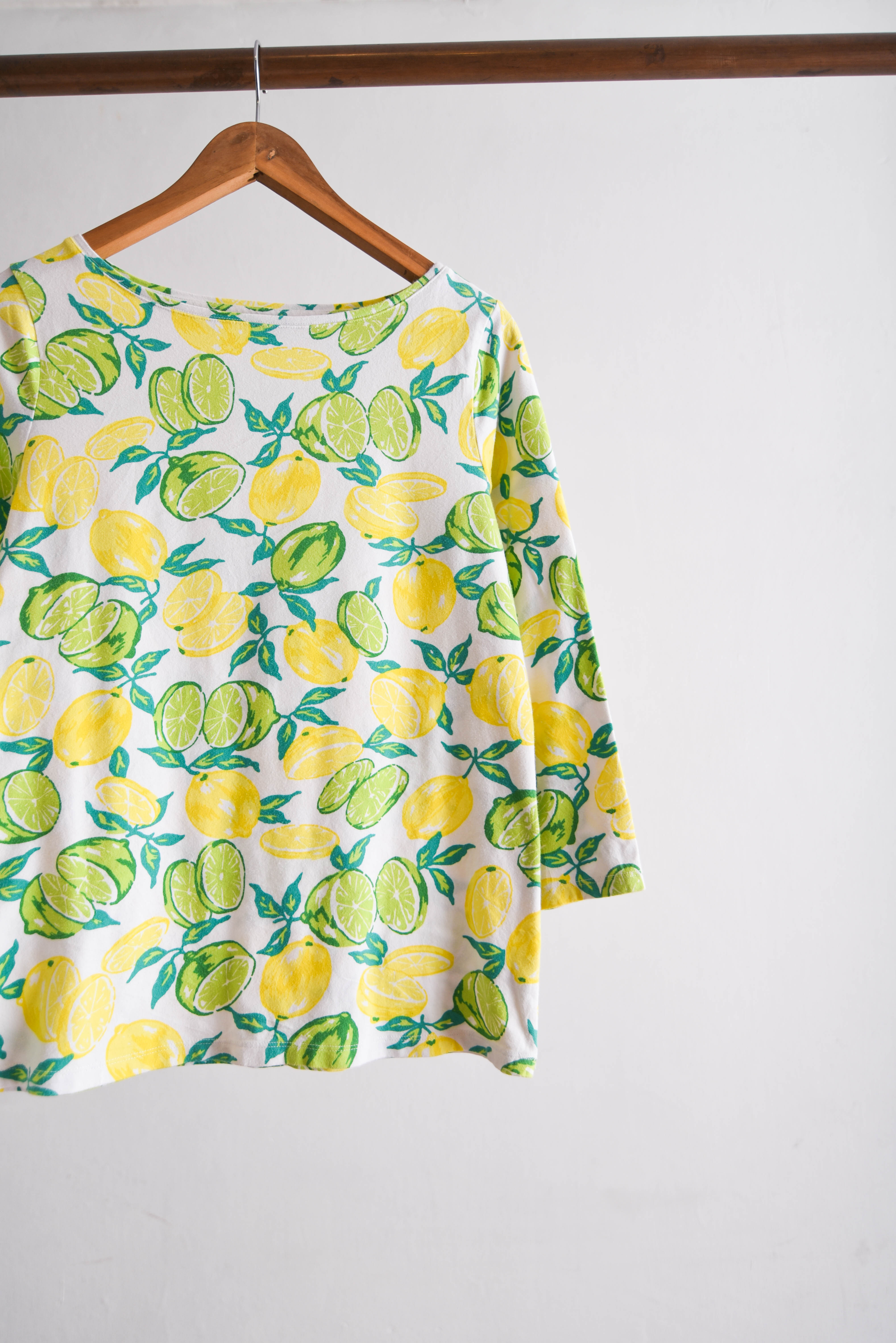 Polera print limones