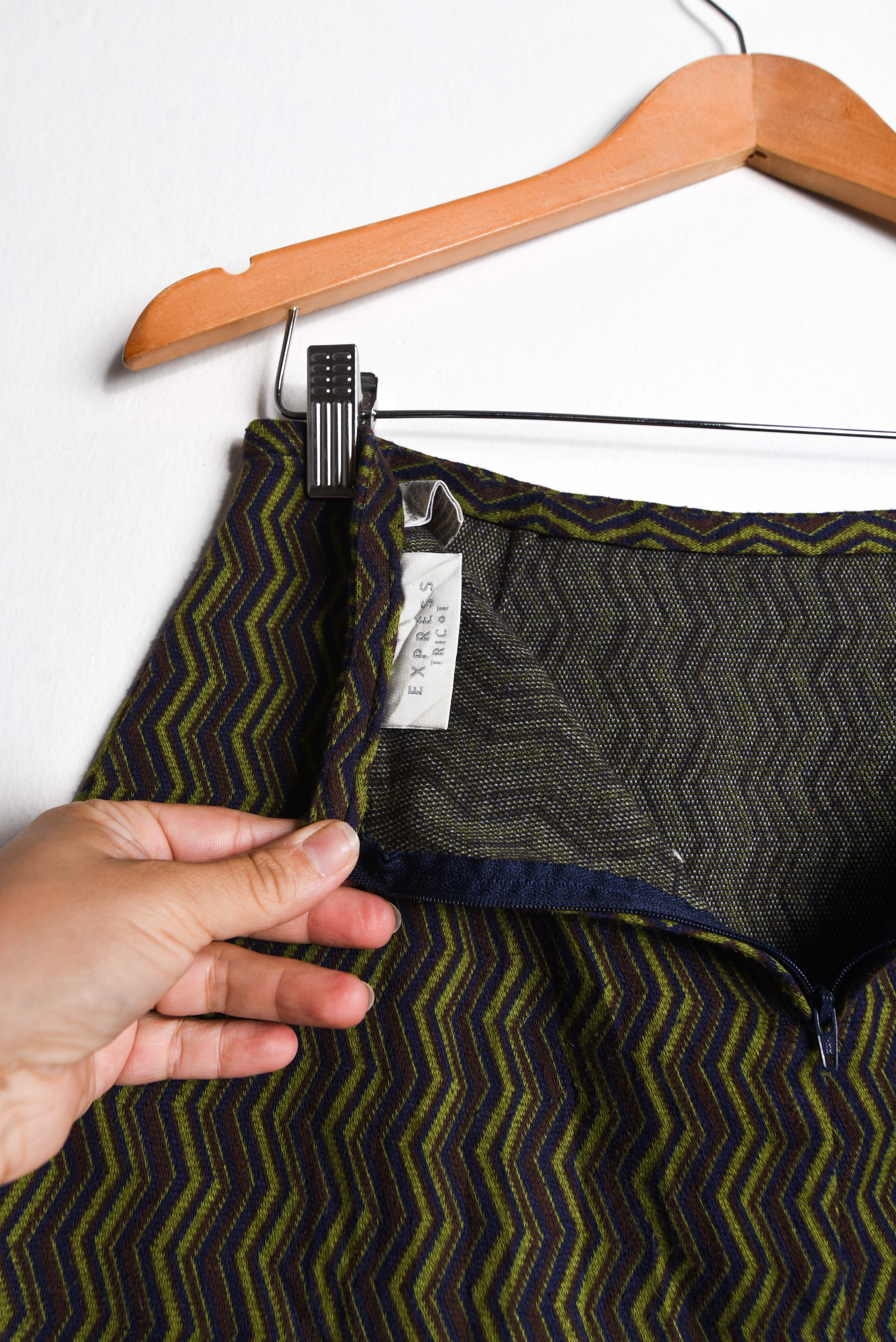 Mini falda zigzag 90s