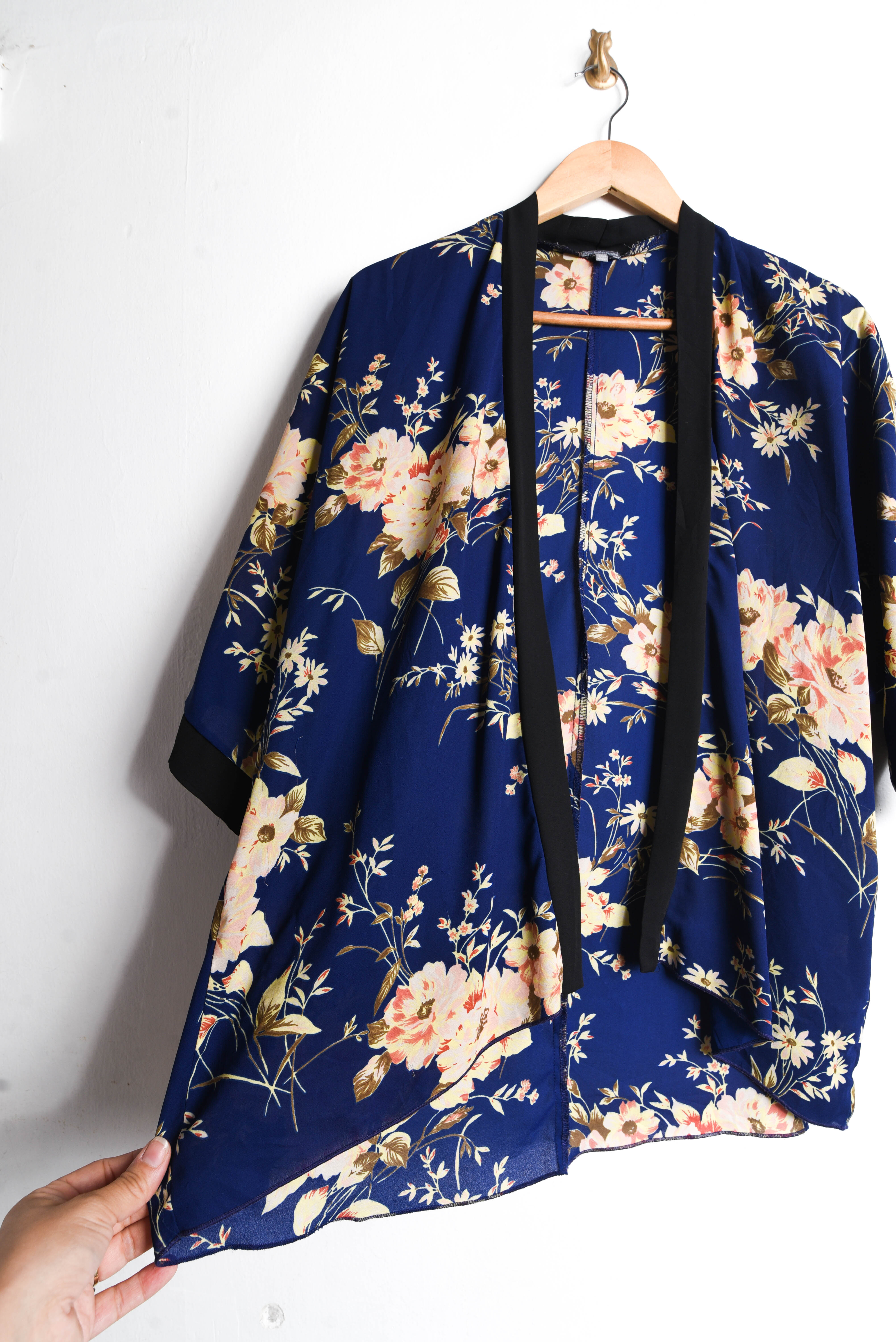 Kimono azul floreado