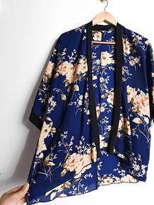 Kimono azul floreado