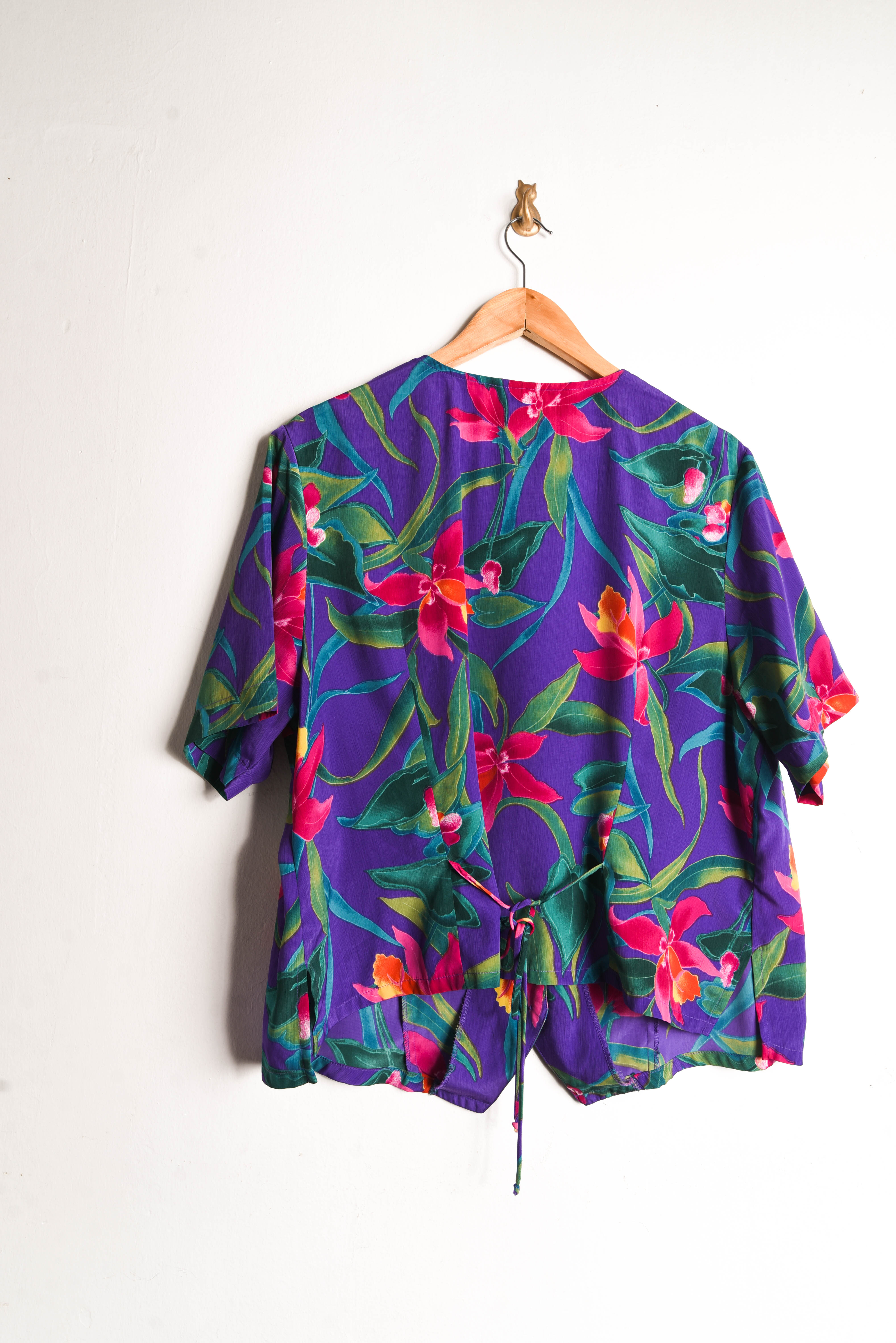 Blusa morada floral amarra