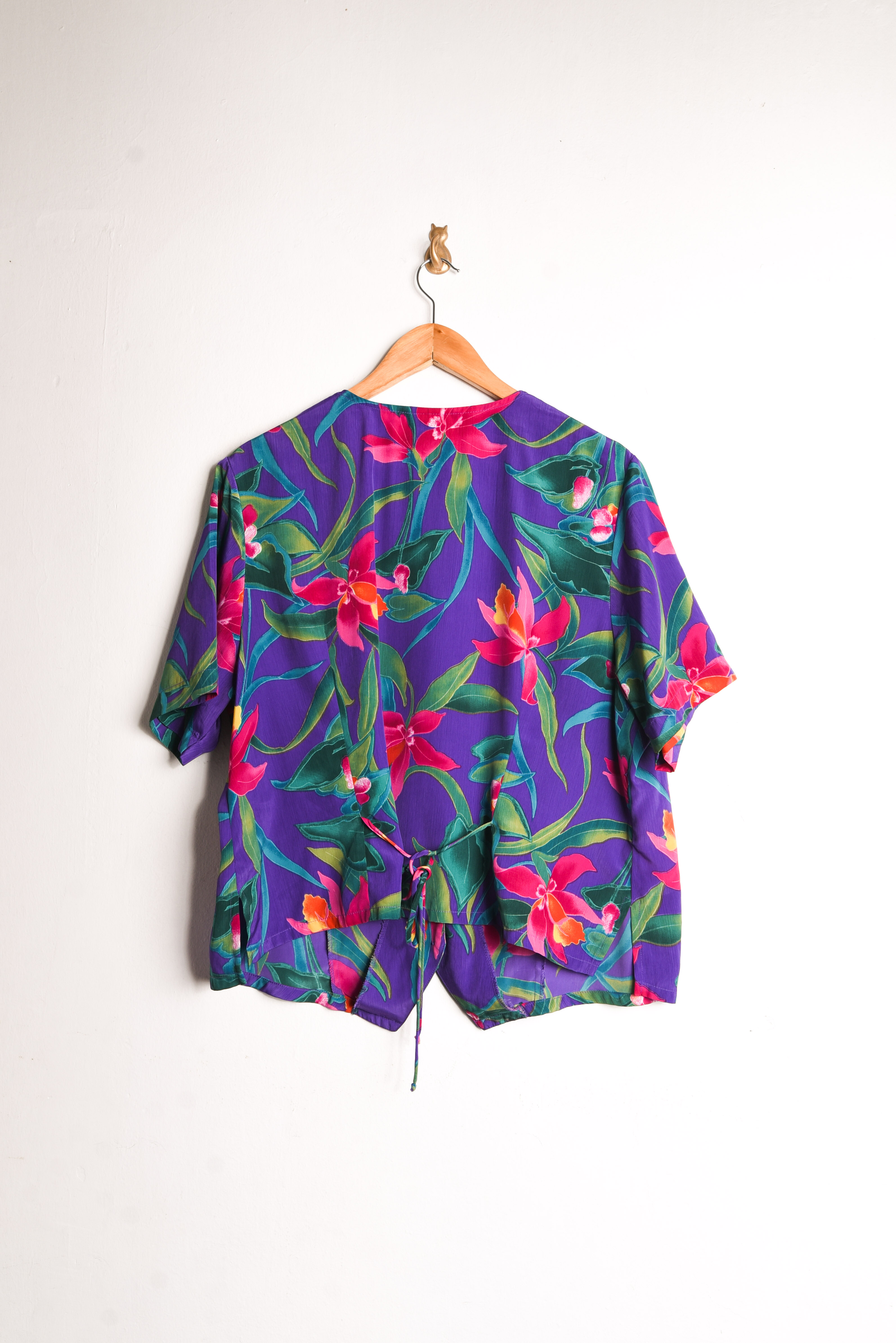 Blusa morada floral amarra