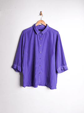 Camisa morada botones