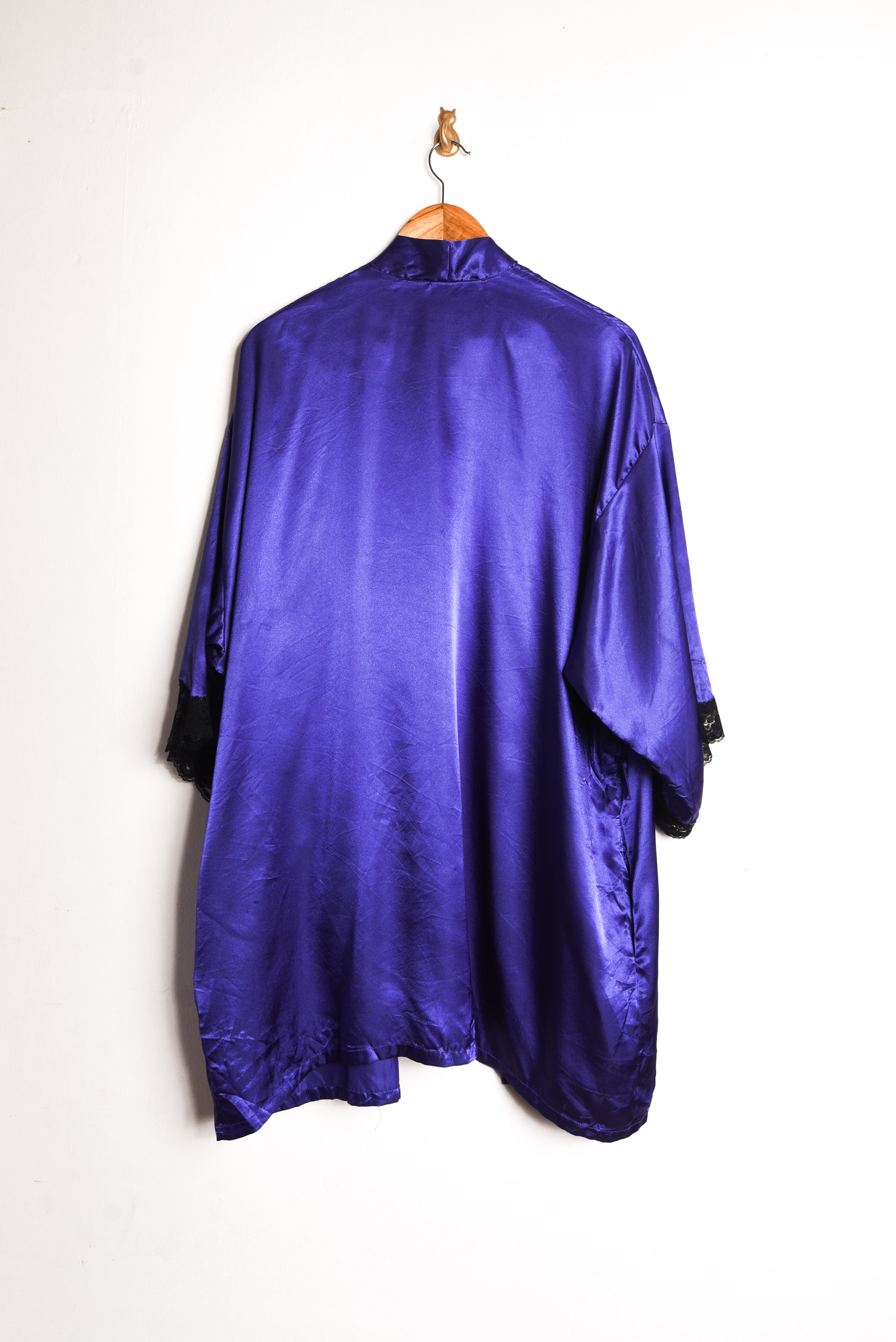 Kimono morado satín