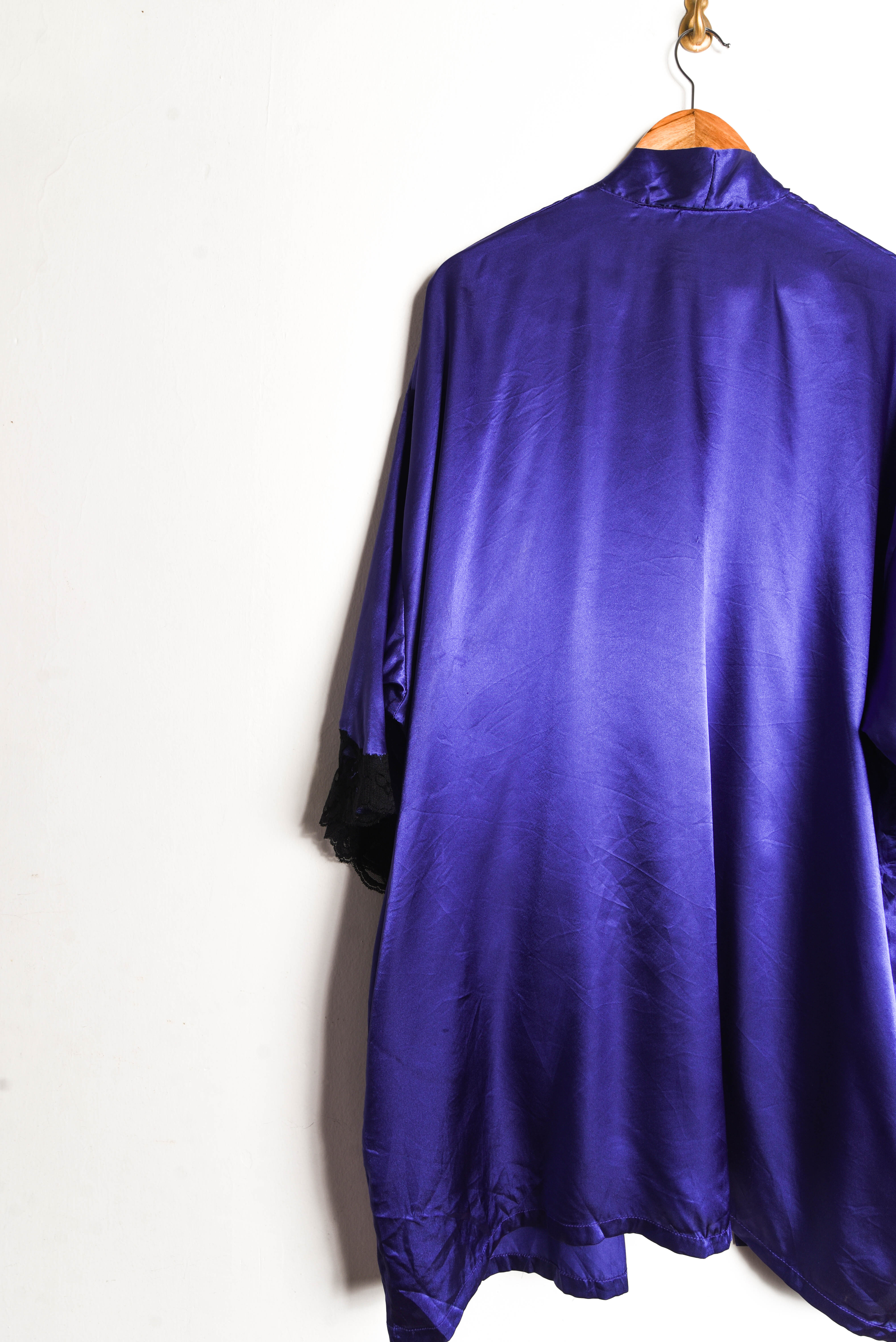 Kimono morado satín