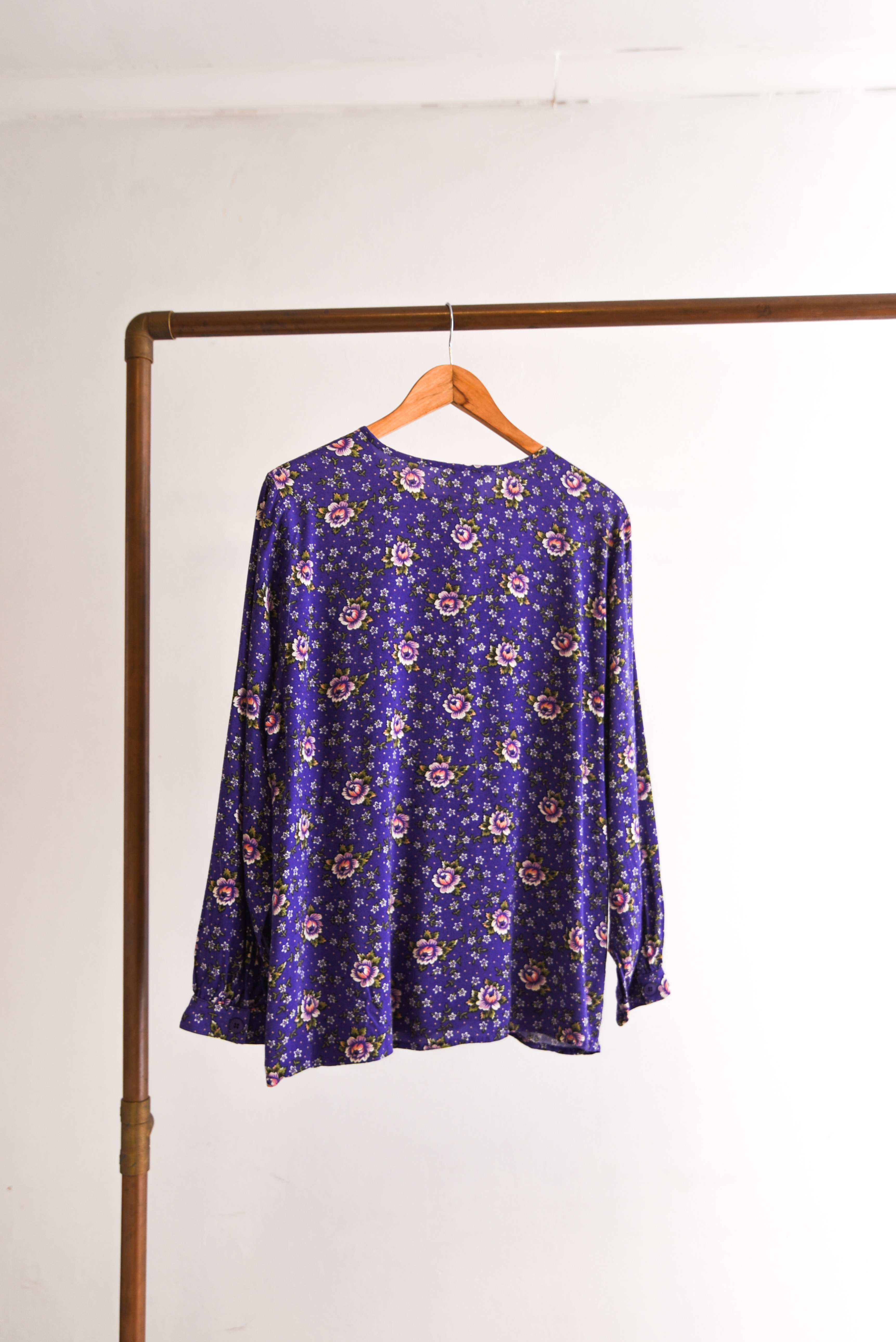 Blusa morada floral vintage