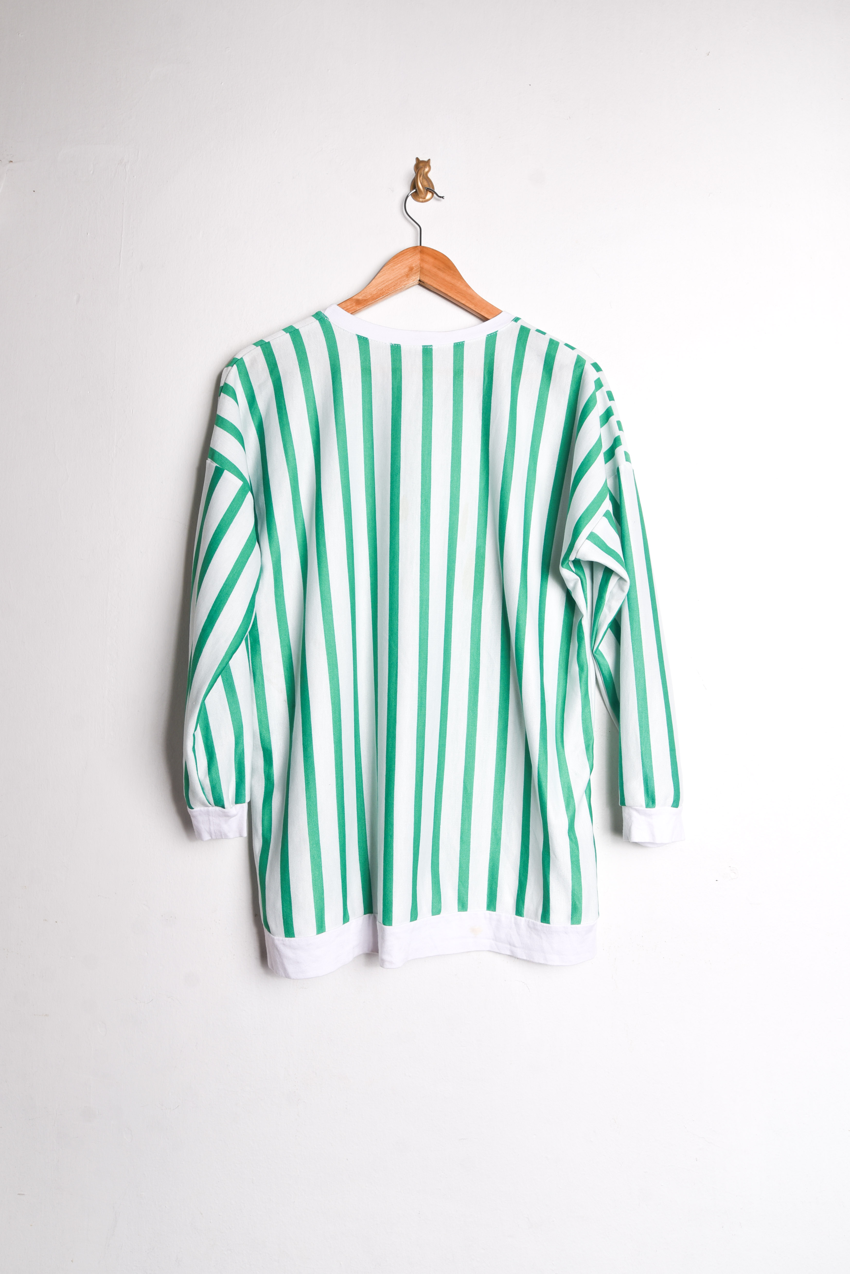 Polerón rayado blanco verde