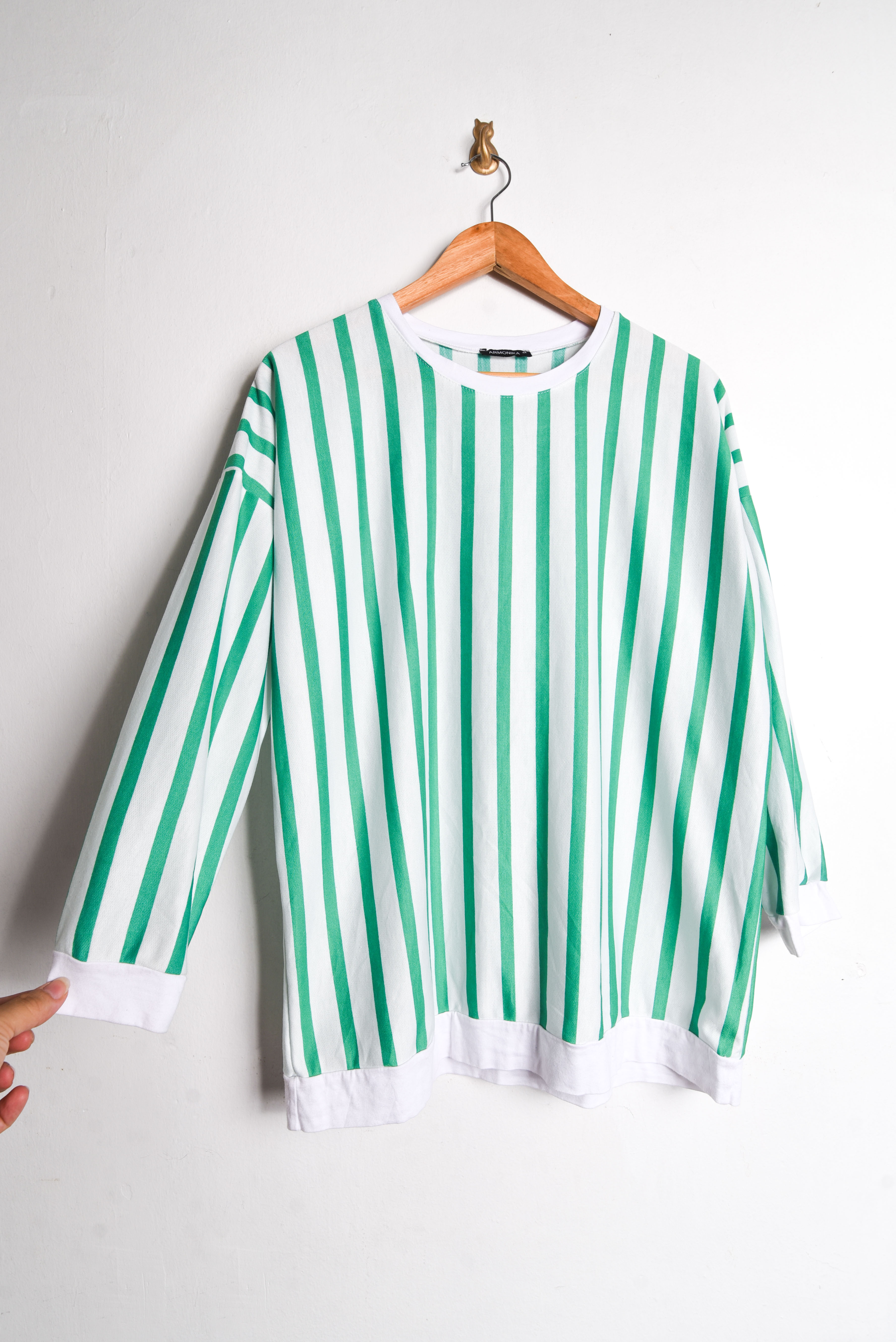 Polerón rayado blanco verde