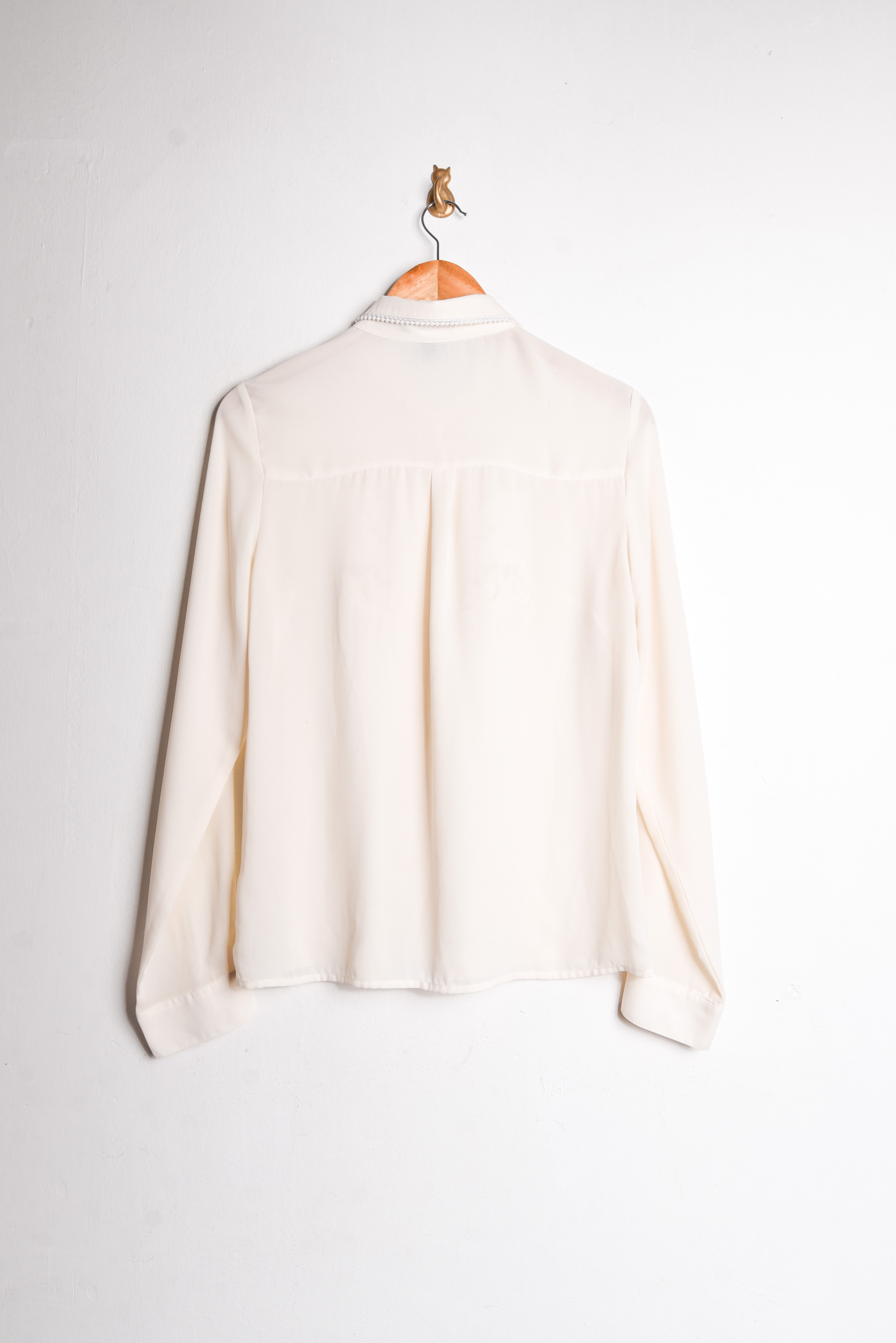 Blusa marfil bordada