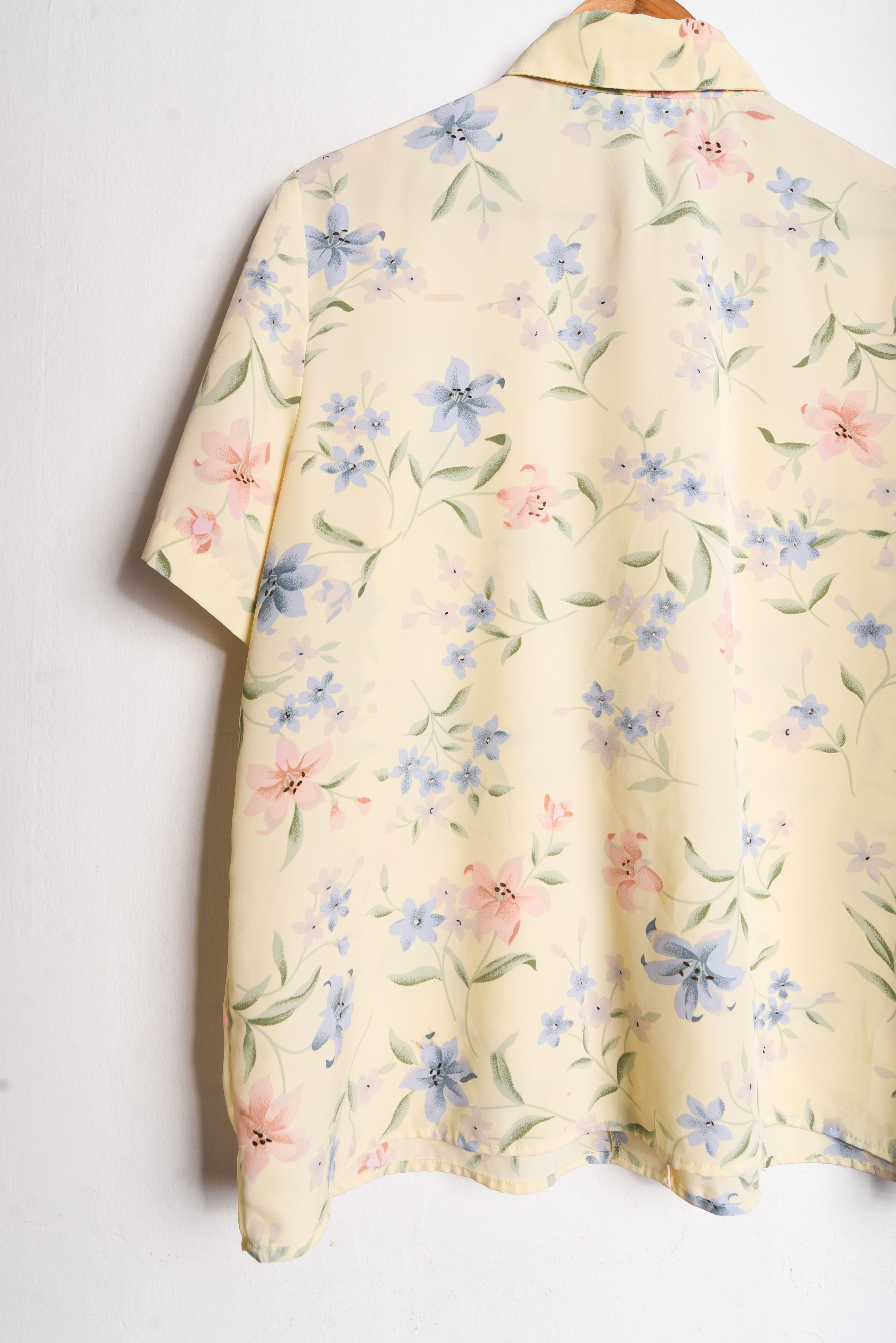 Blusa amarillo pastel flores