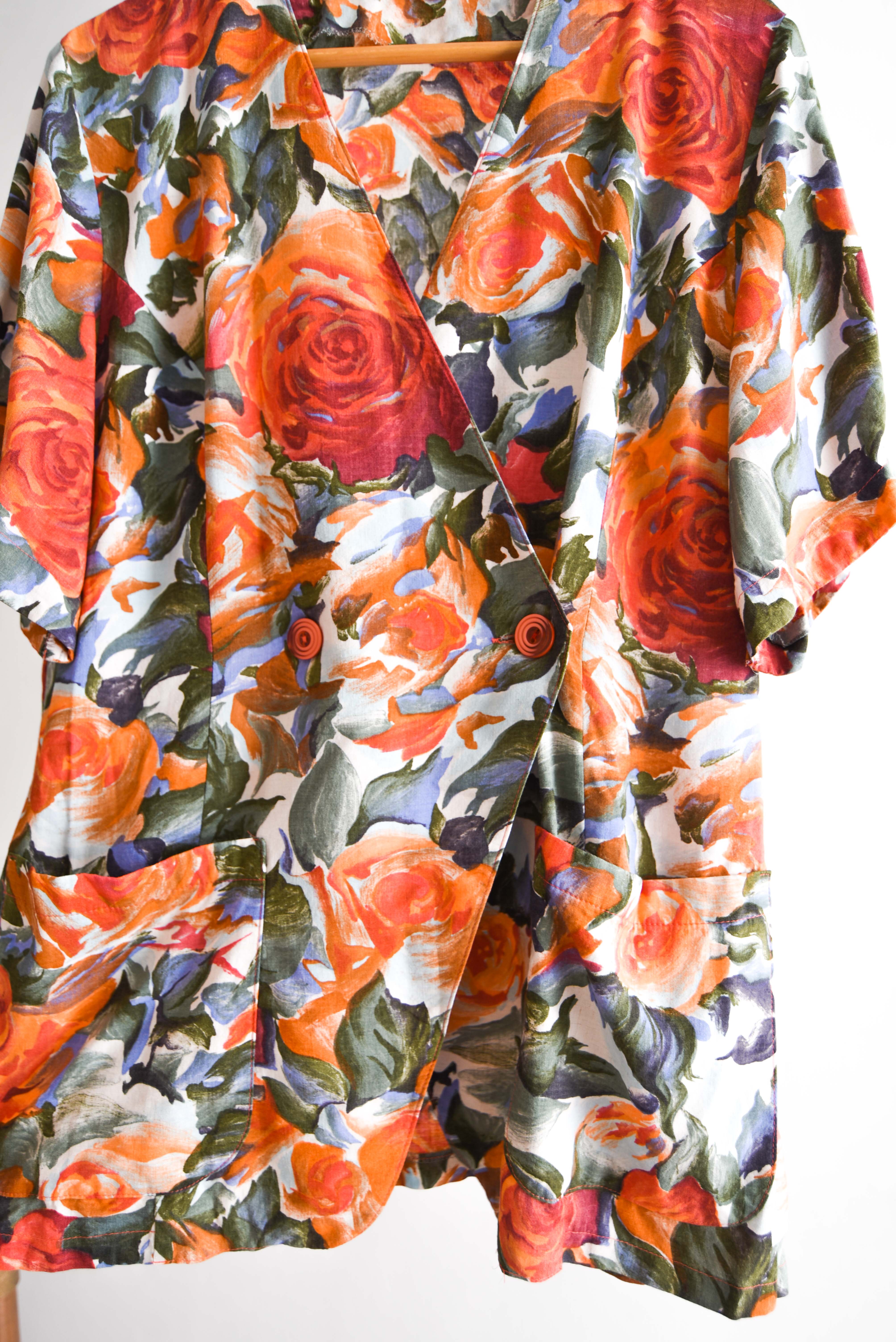 Blusón vintage floral cruzado