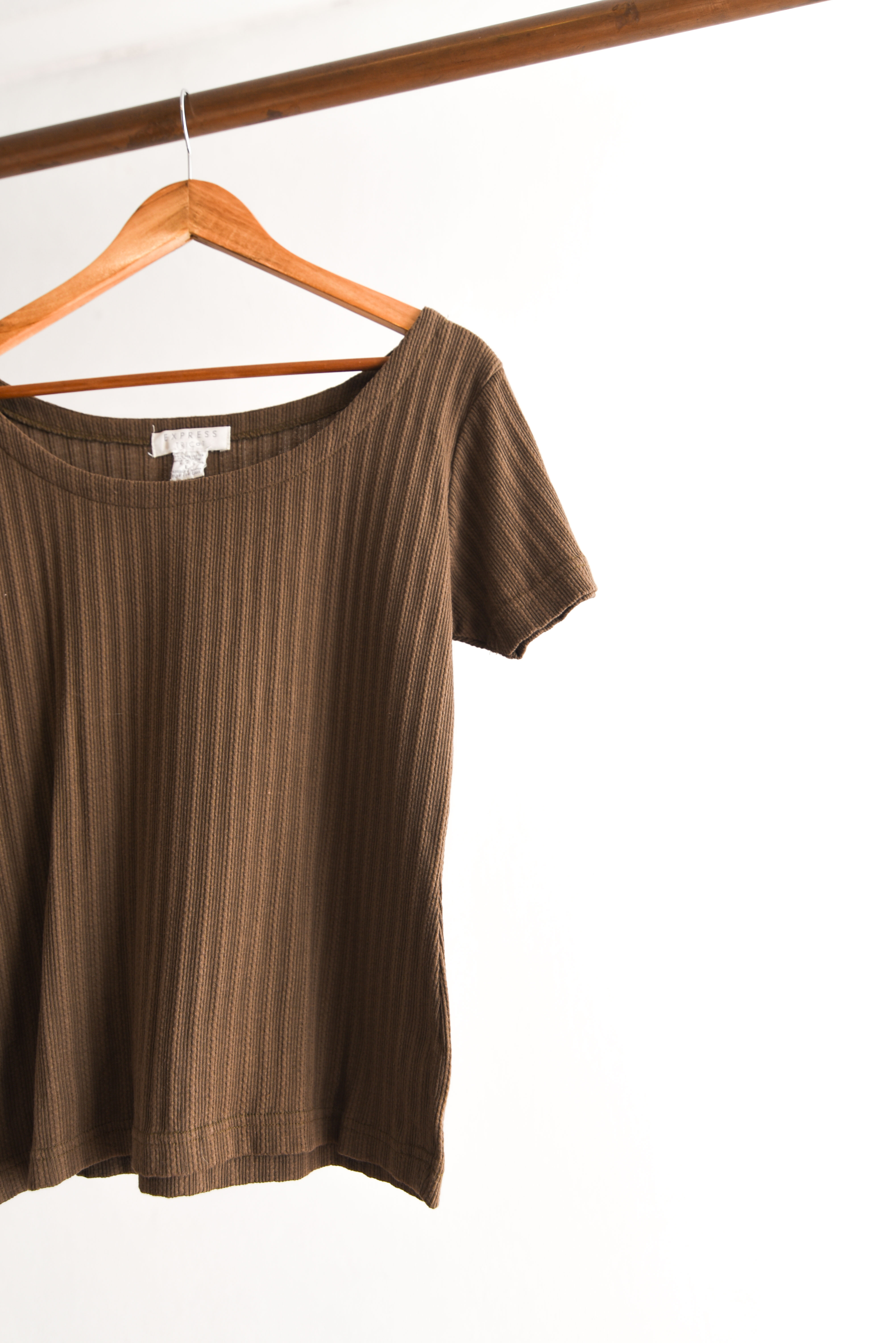 Polera café 90s acanalada