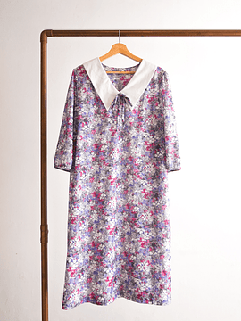 Vestido floral cuello chelsea