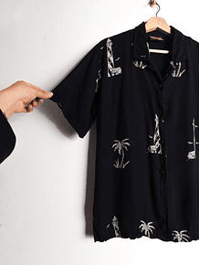 Camisa guayabera negra 90s