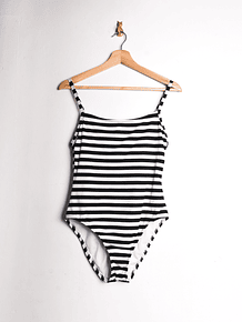 Traje de baño acanalado rayado