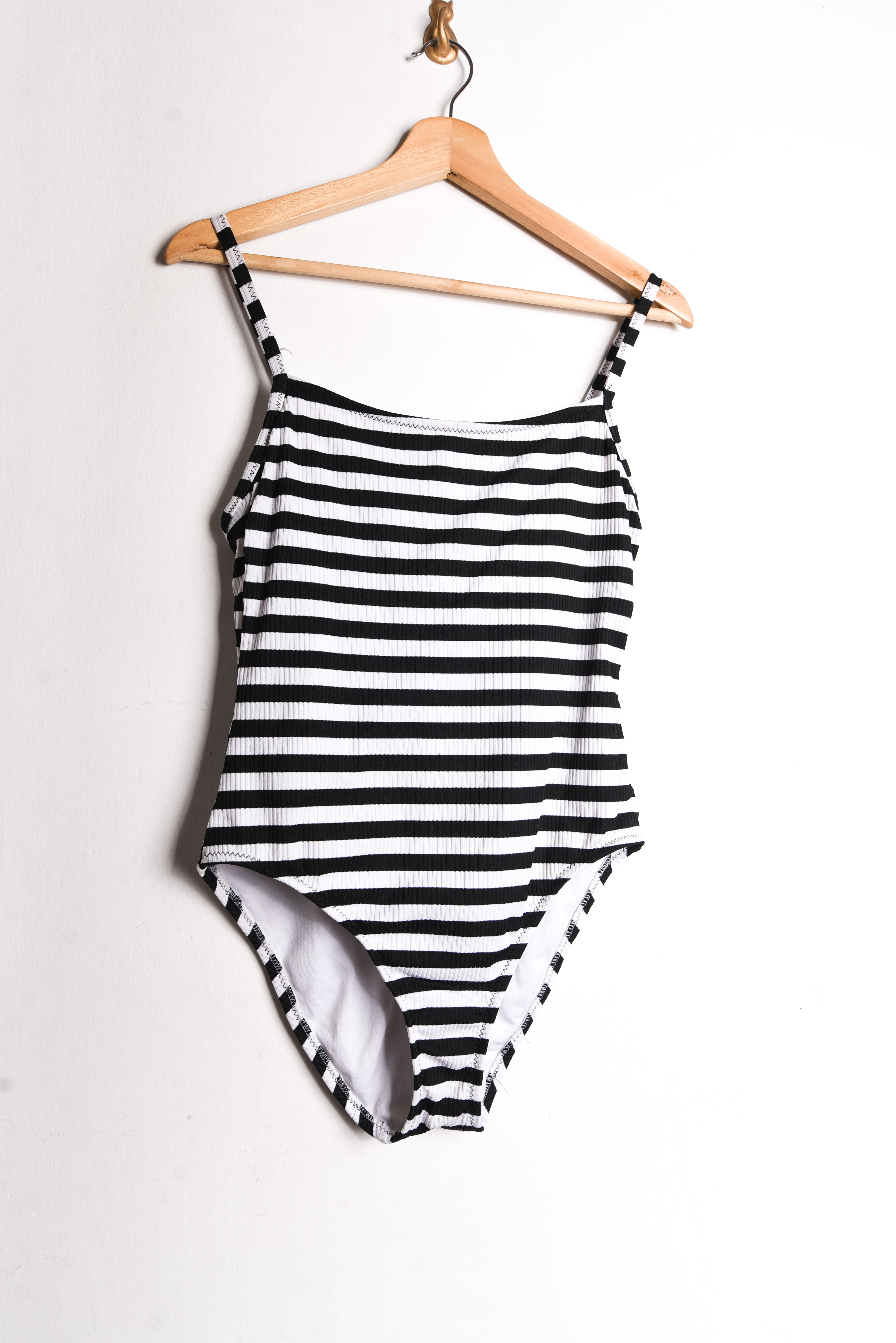 Traje de baño acanalado rayado