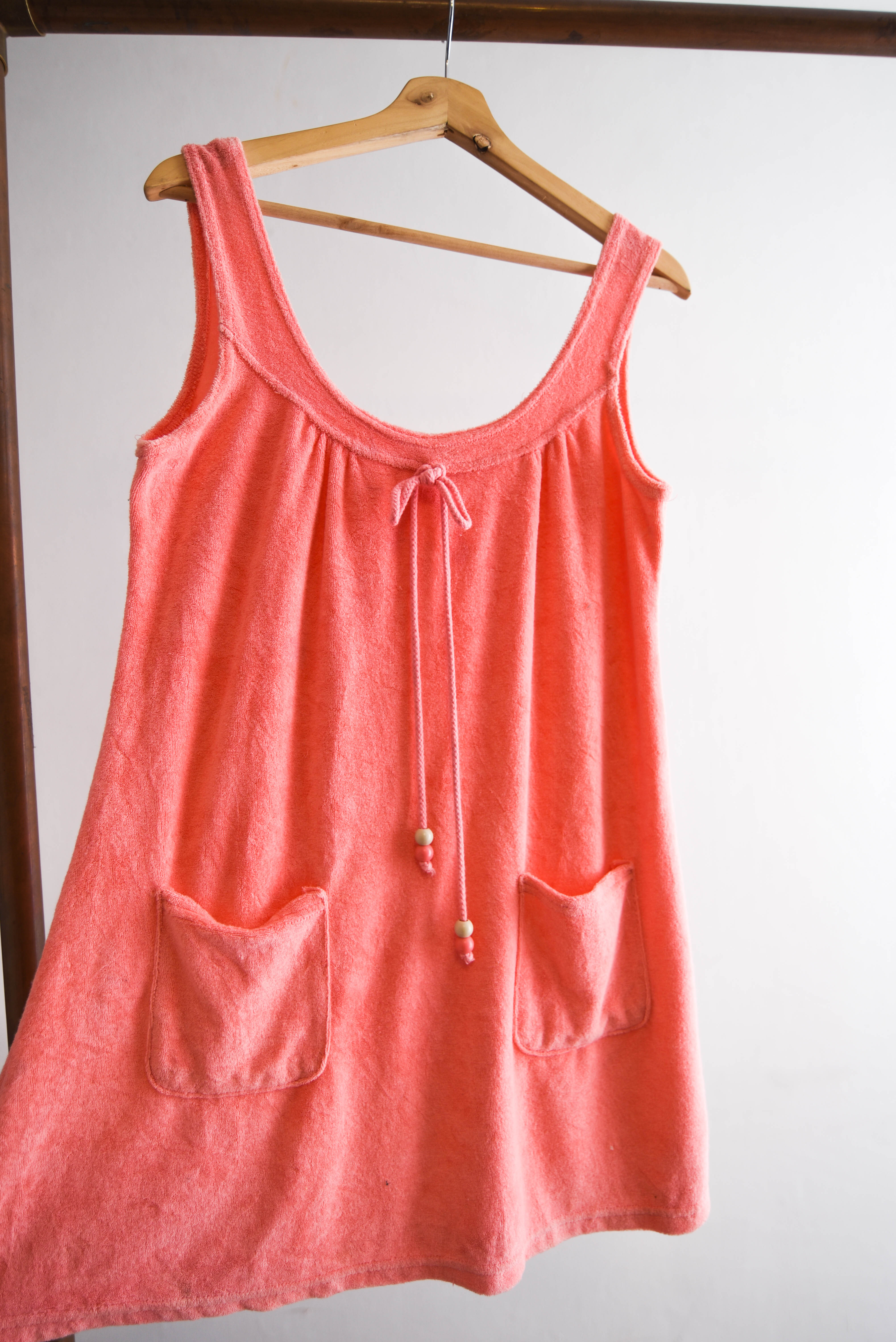 Vestido de playa coral