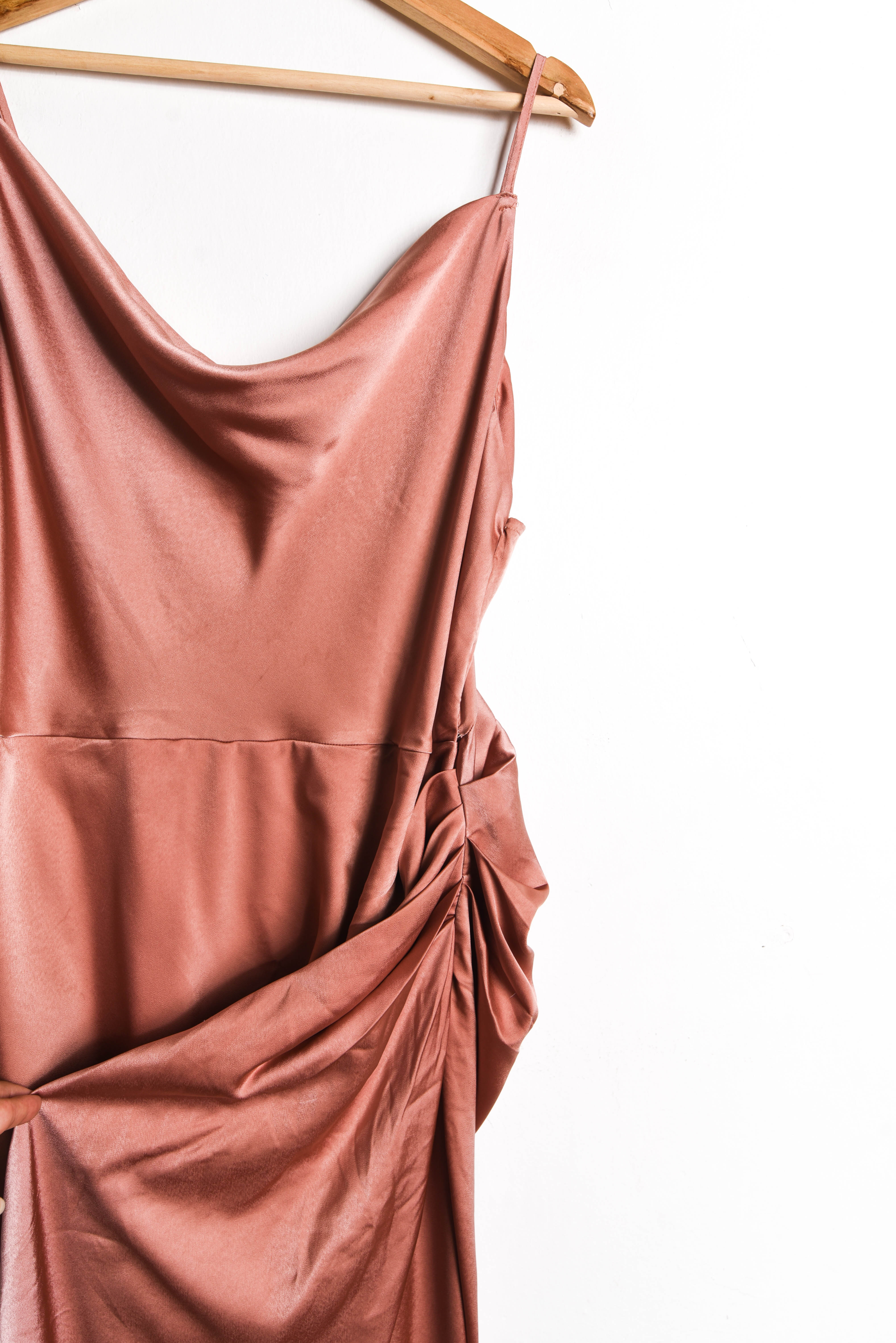 Vestido terracota satín