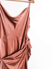 Vestido terracota satín