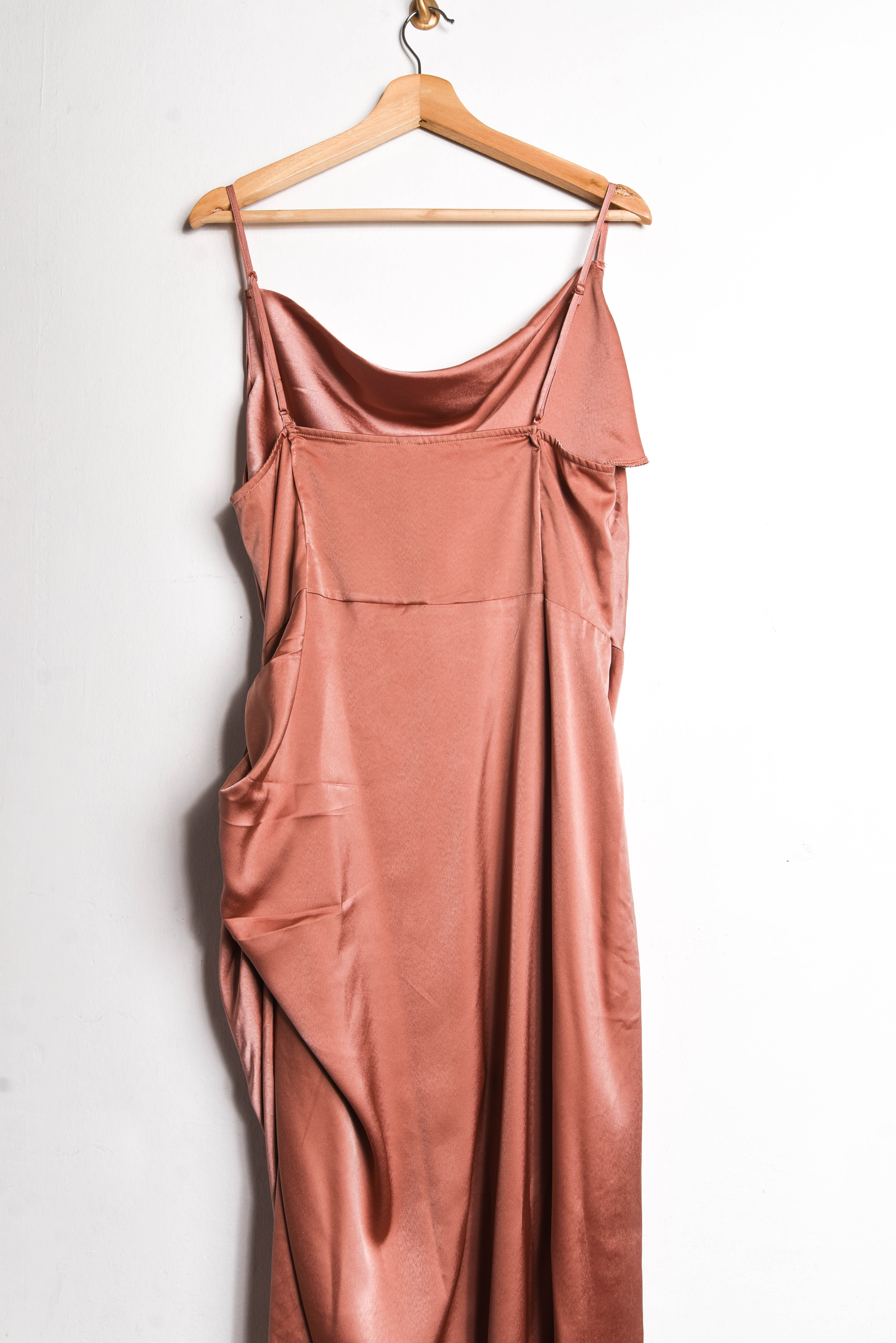 Vestido terracota satín