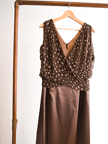 Vestido café satín y dorado