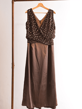 Vestido café satín y dorado