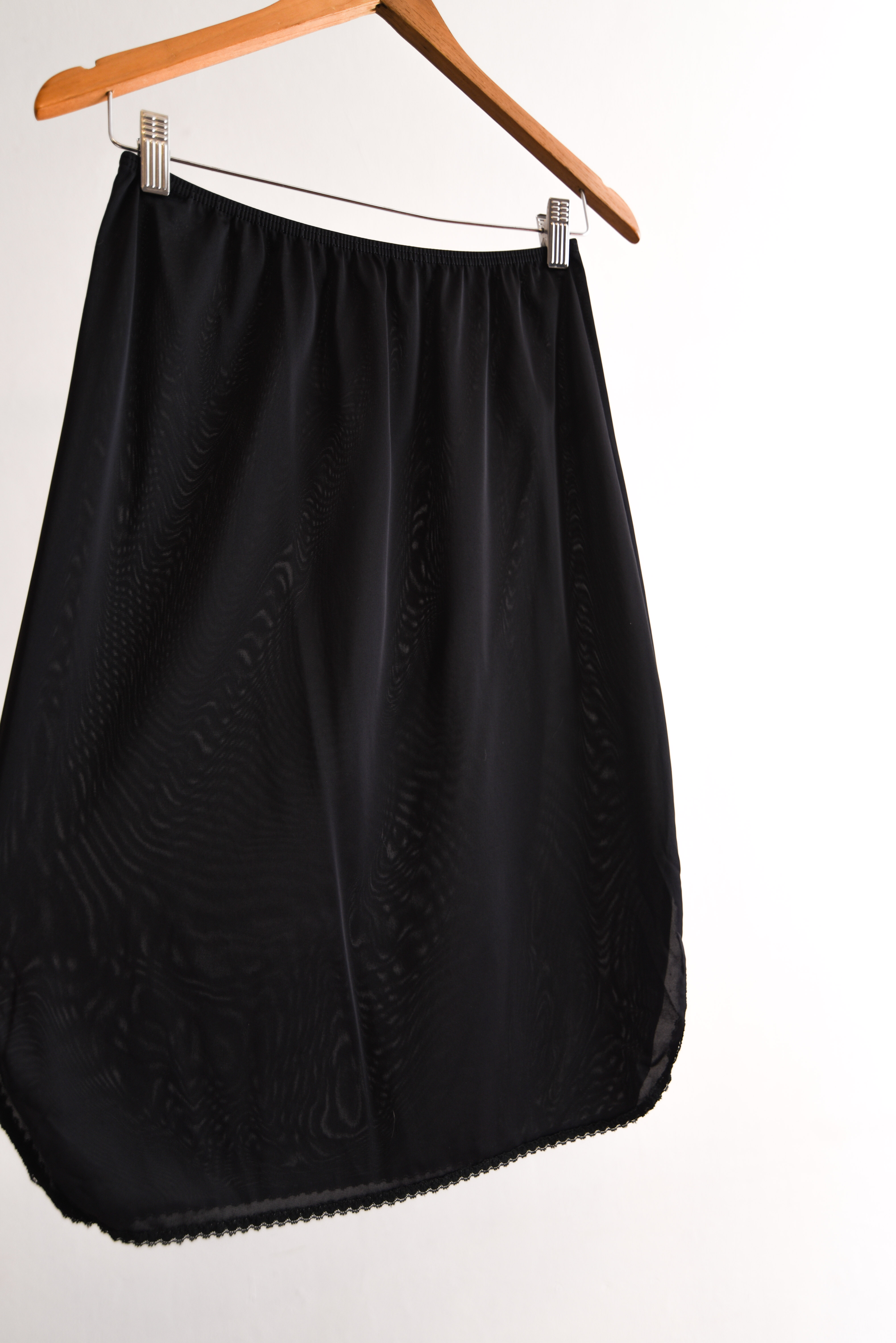 Falda lencera negra vintage