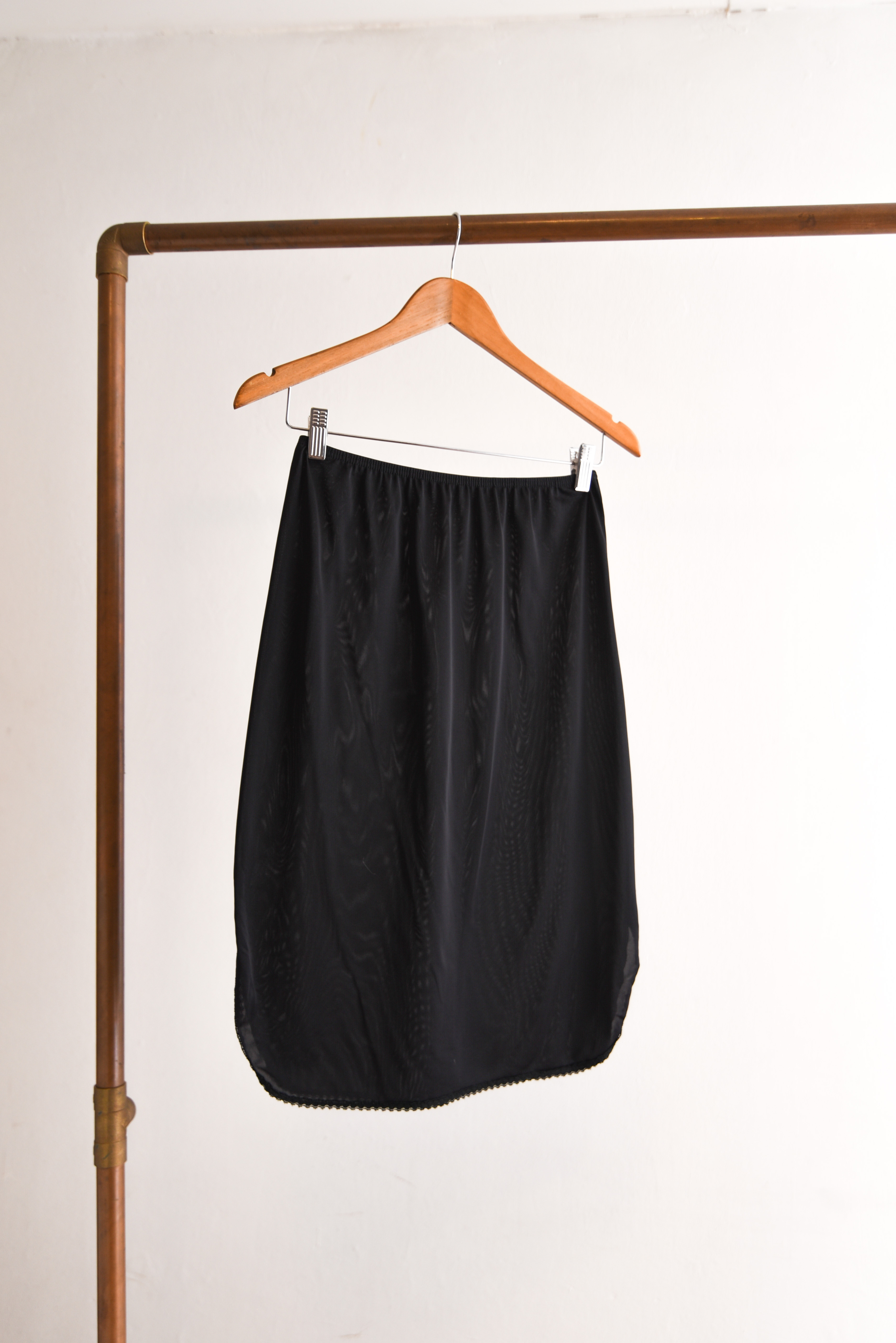 Falda lencera negra vintage